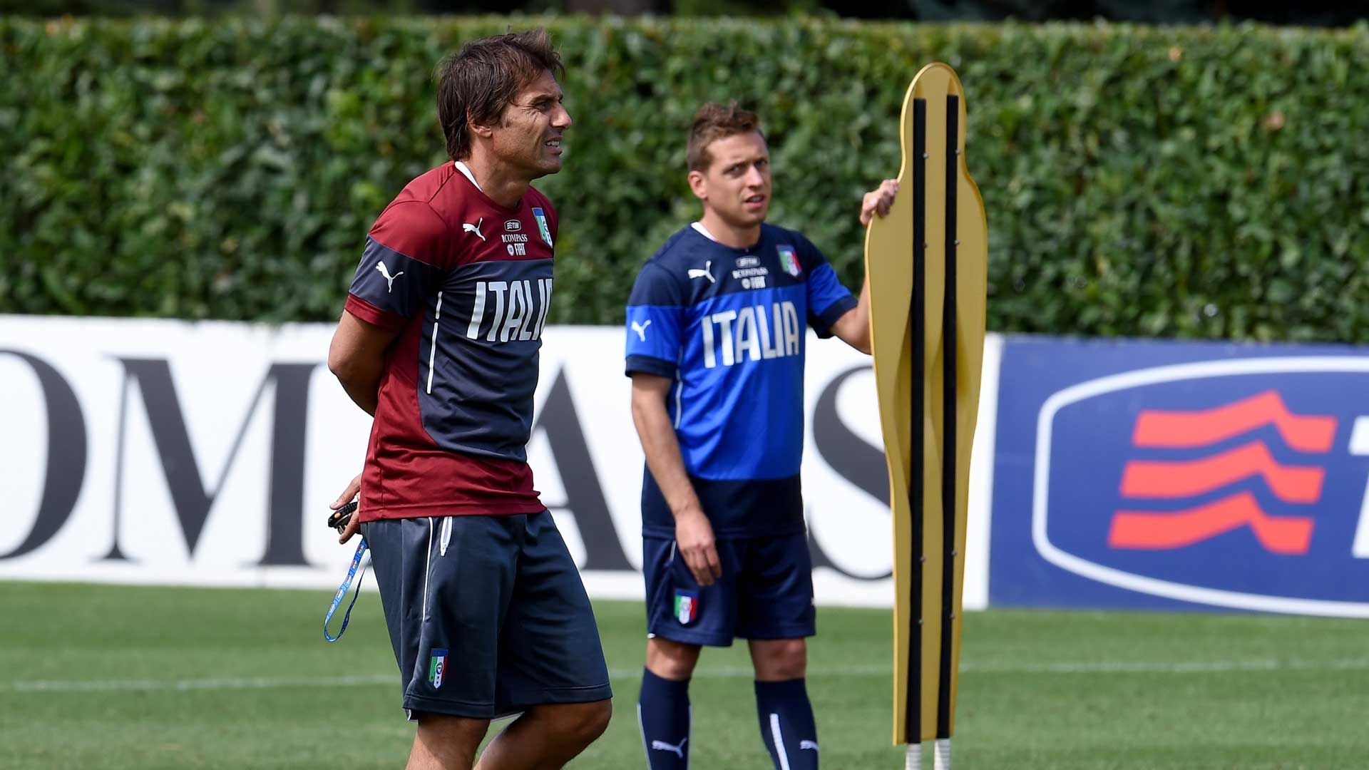 Antonio Conte training with the Italian national team