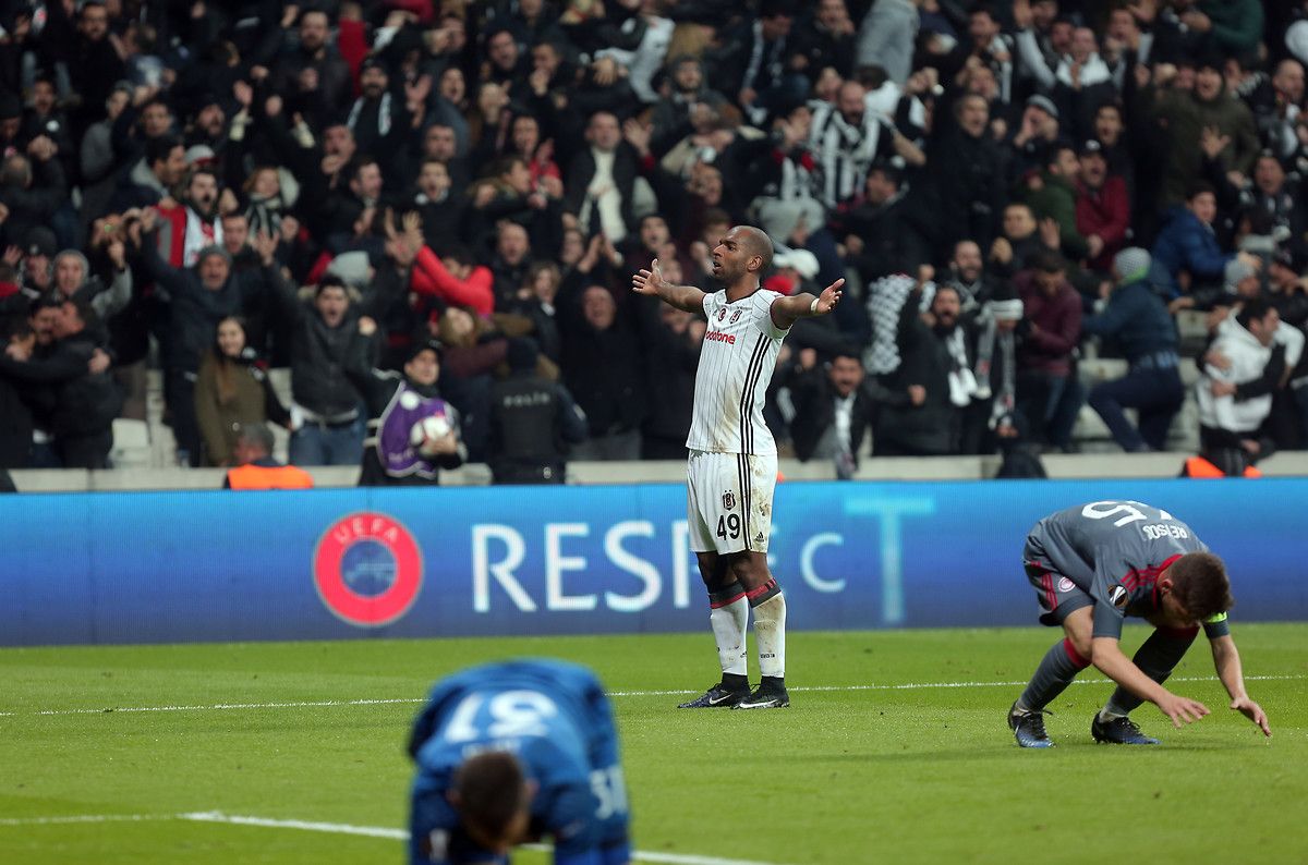 Ryan Babel Besiktas Olympiacos 03/16/17