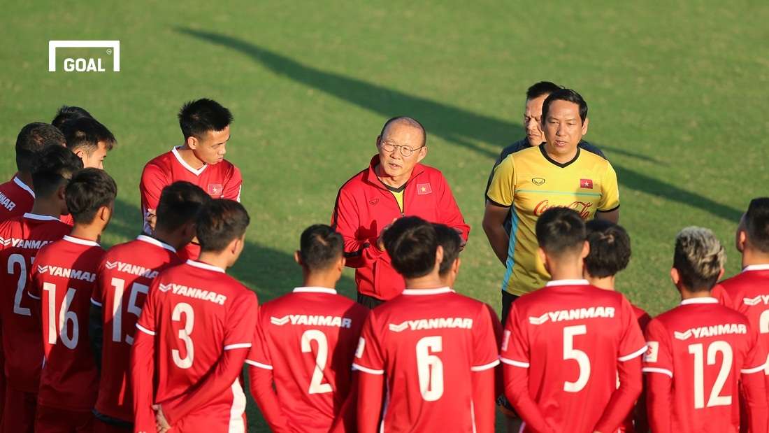 Tuyển Việt Nam tập luyện chuẩn bị AFF Cup 2018