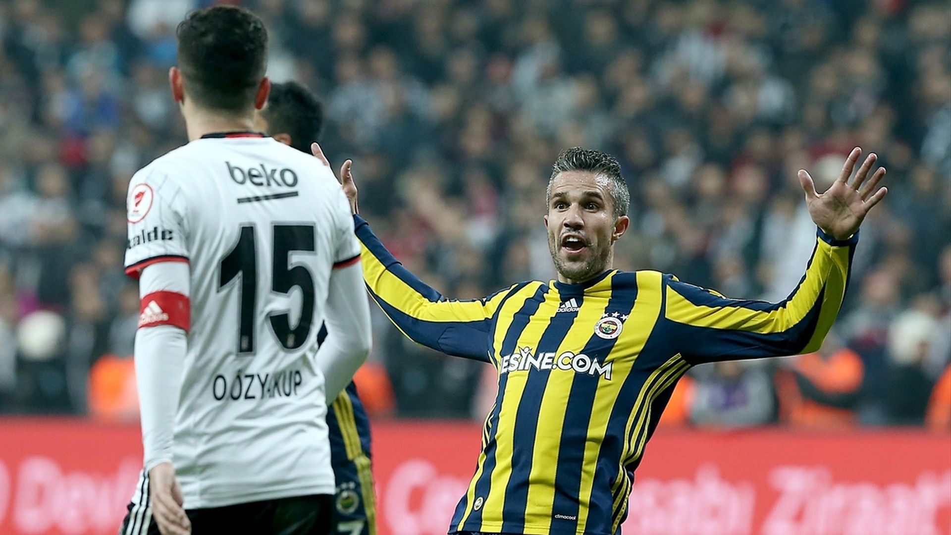 Robin van Persie Oguzhan Ozyakup ZTK 02052017