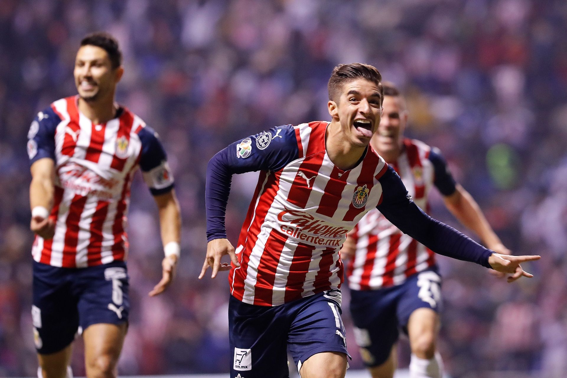 Isaac Brizuela Chivas Apertura 2021