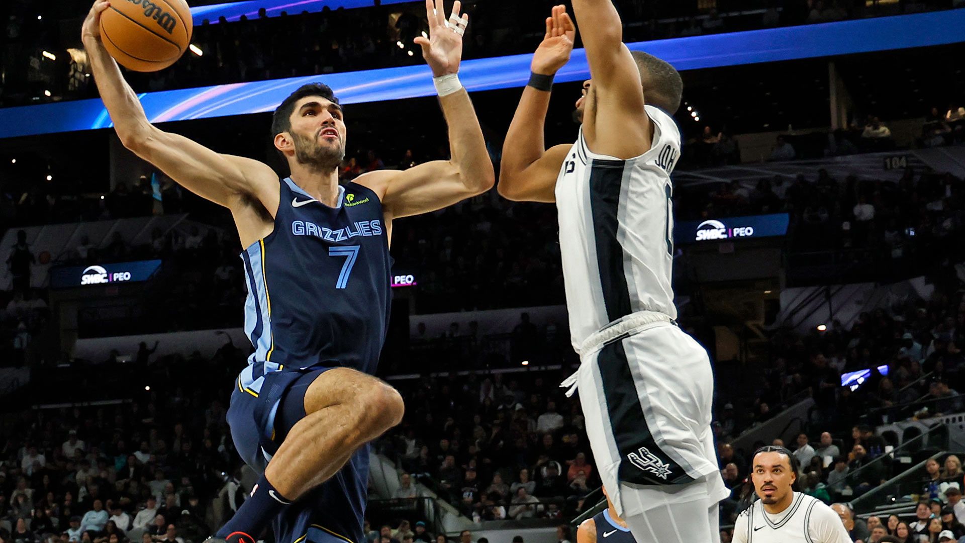 santi aldama grizzlies nba 2025