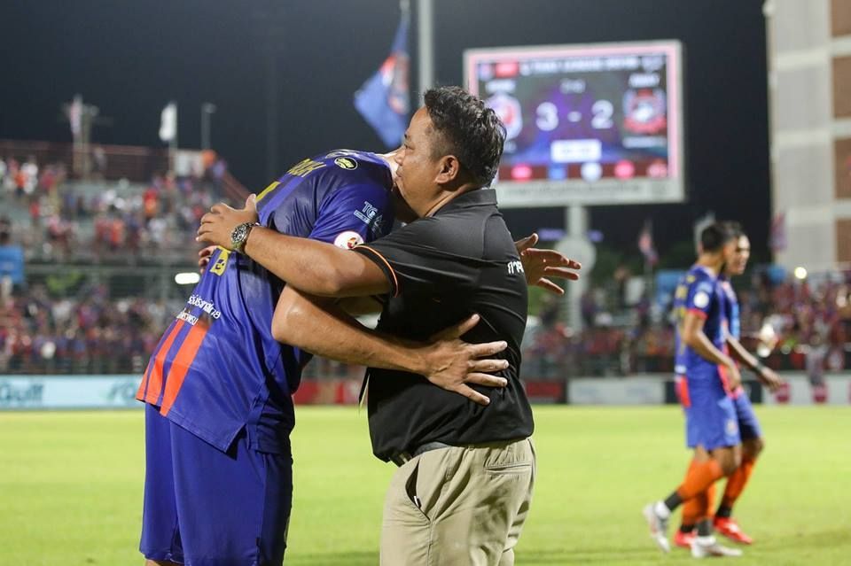 จเด็จ มีลาภ