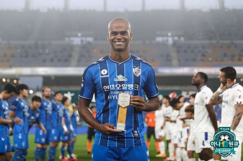 주니오 이달의 선수상 수상