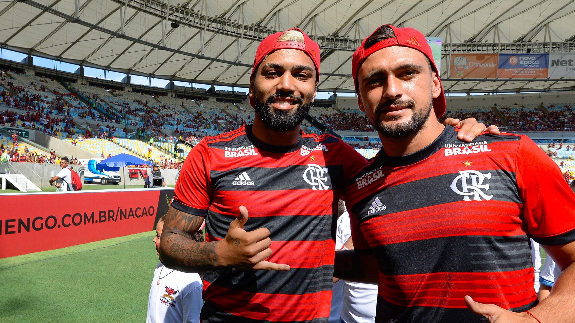 Gabigol Arrascaeta apresentação torcida Flamengo 20012019