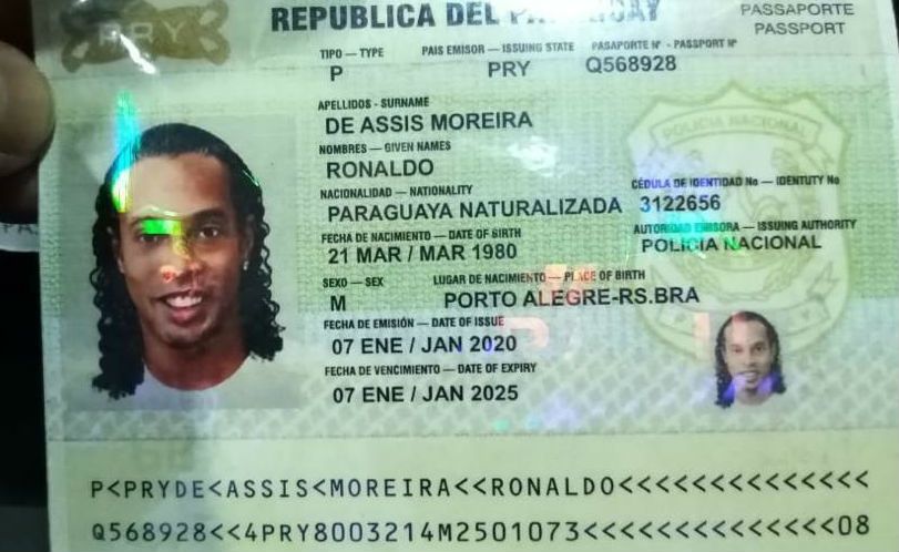Pasaporte Ronaldinho (Paraguay) 04-03-20