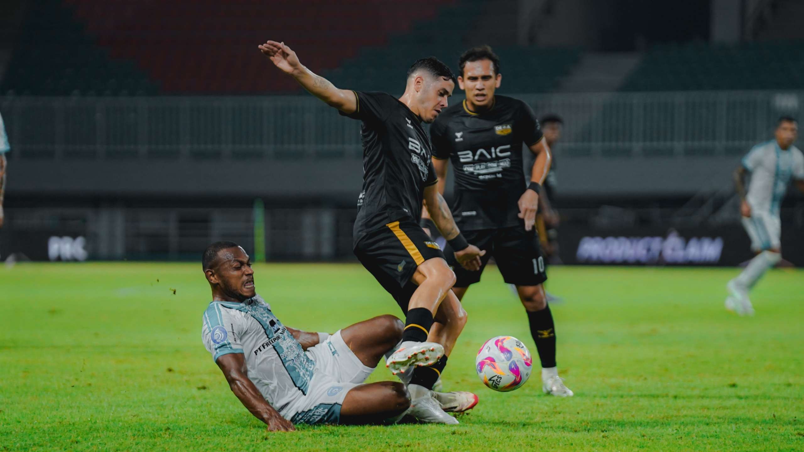 Dewa United vs PSBS Biak