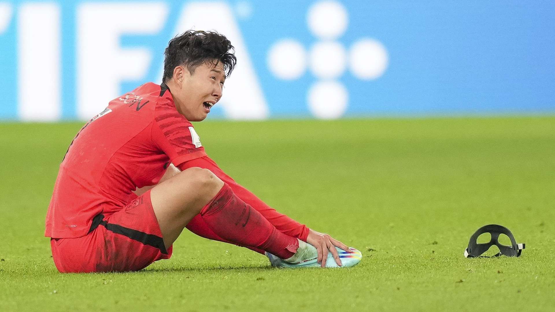 Son Heung-min tears South Korea World Cup 2022