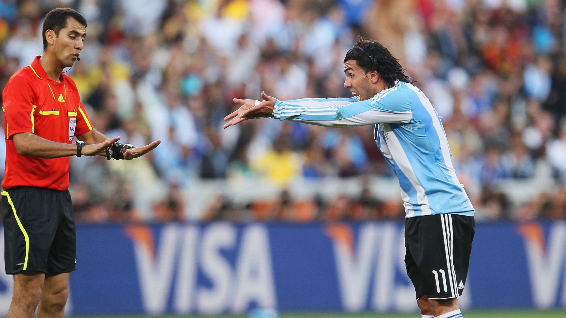 Ravshan Irmatov Carlos Tevez Argentina Alemania 2010