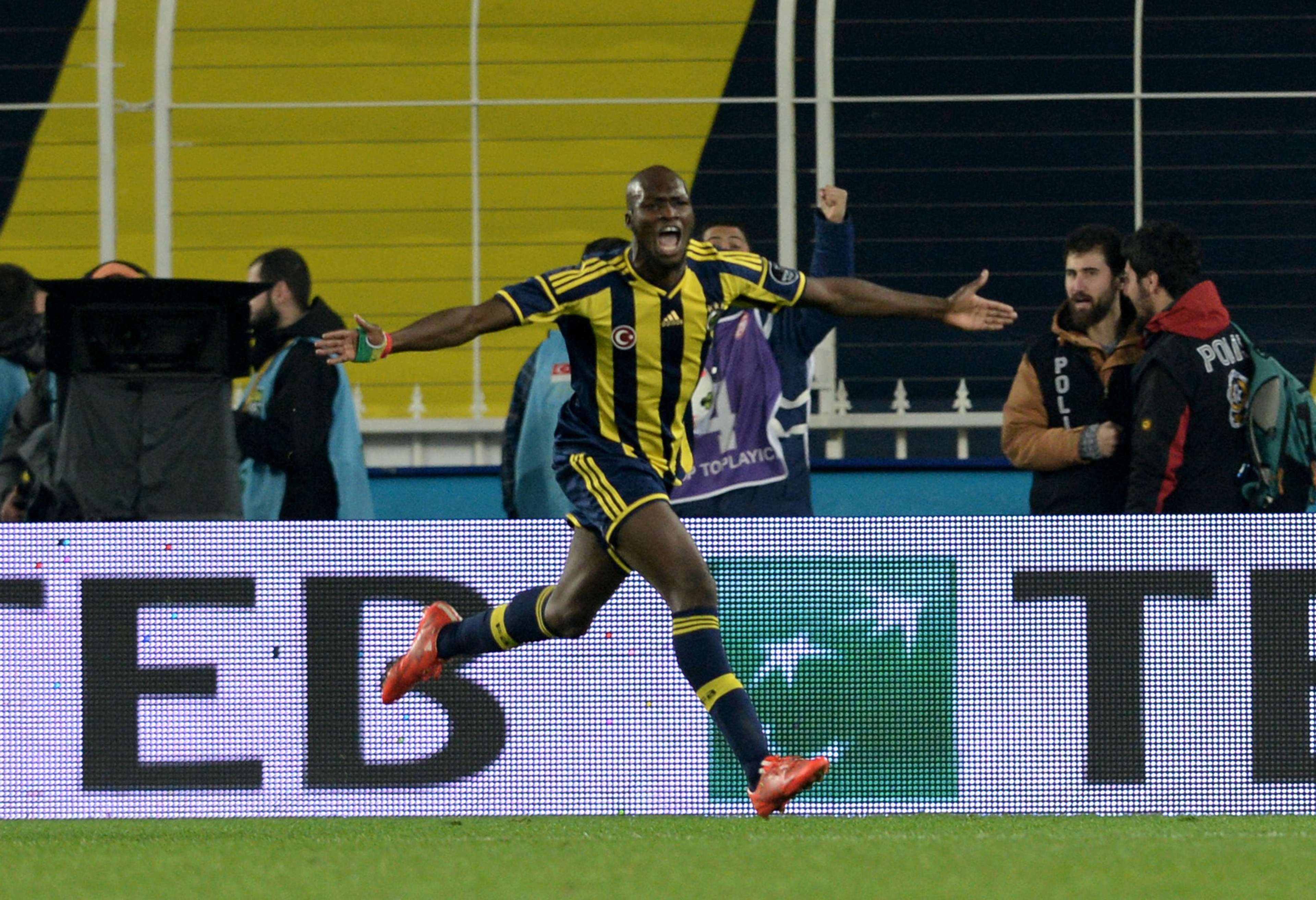 Moussa Sow Besiktas vs Fenerbahce 03.22.2015