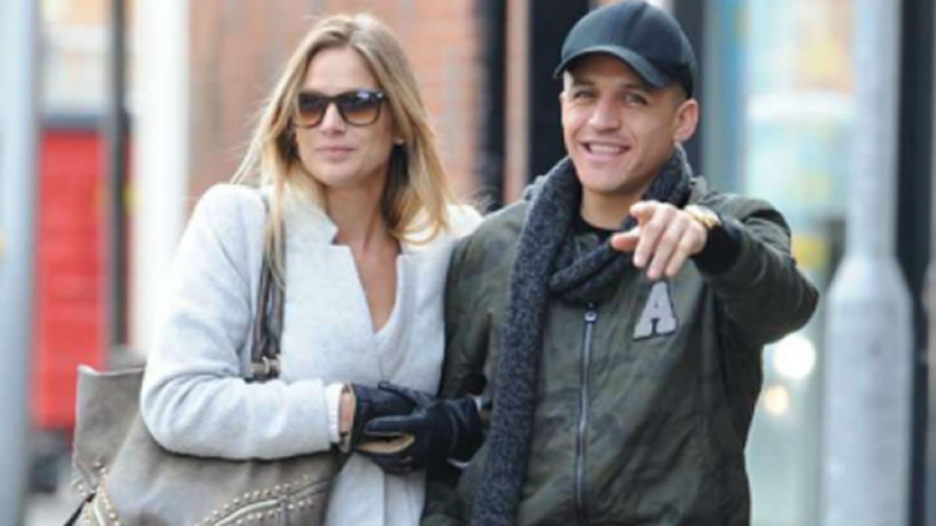 300318 Alexis Sánchez parking ticket