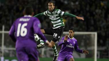 Bas Dost, Raphael Varane, Sporting Portugal - Real Madrid, Champions League, 11222016