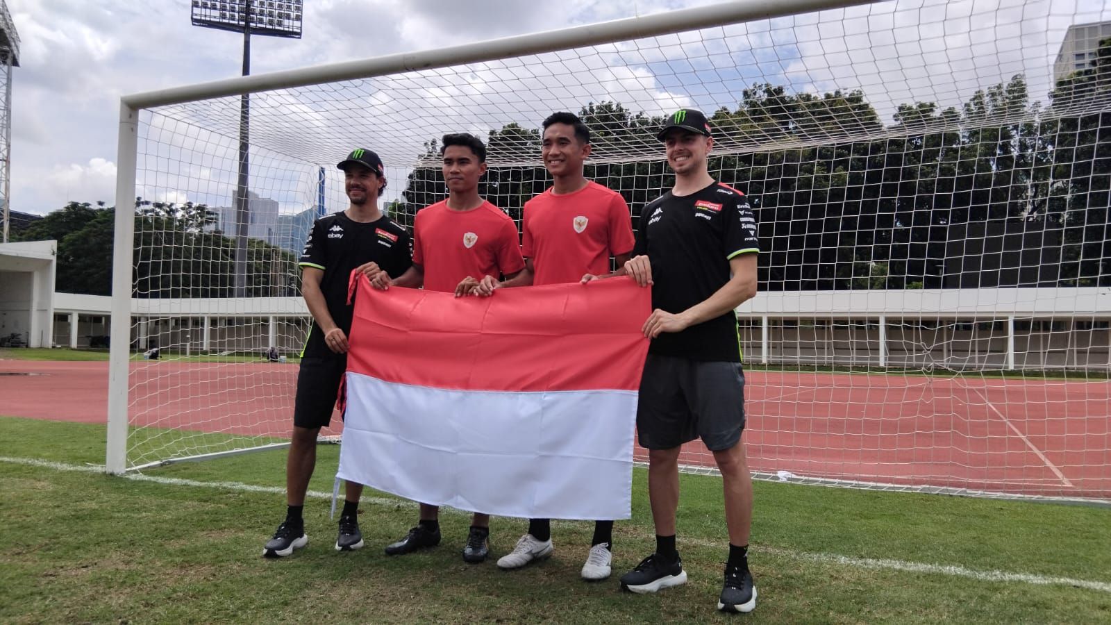 Rizky Ridho & Muhammad Ferrari with Fabio Di Giannantonio dan Franco Morbidelli
