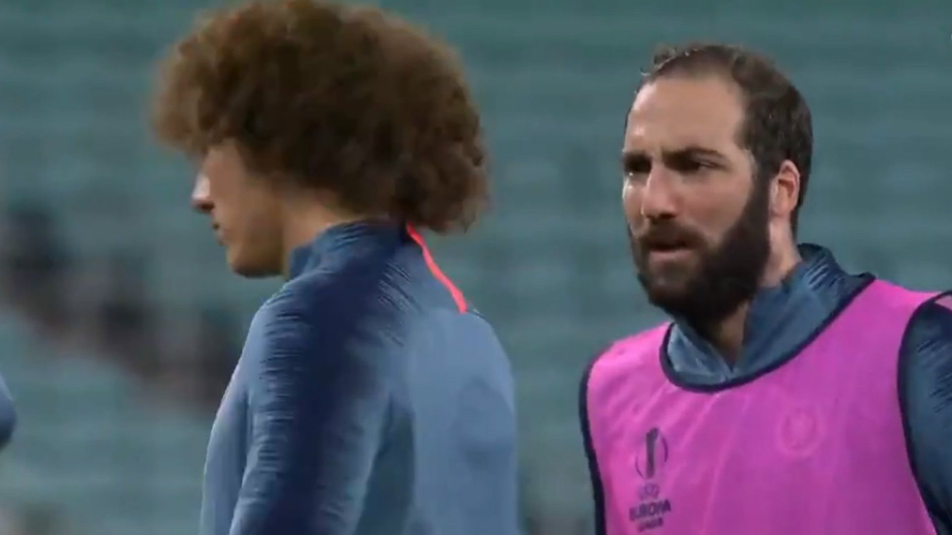 Capture Gonzalo Higuain David Luiz Chelsea Training UEFA Europa League Final 28052019