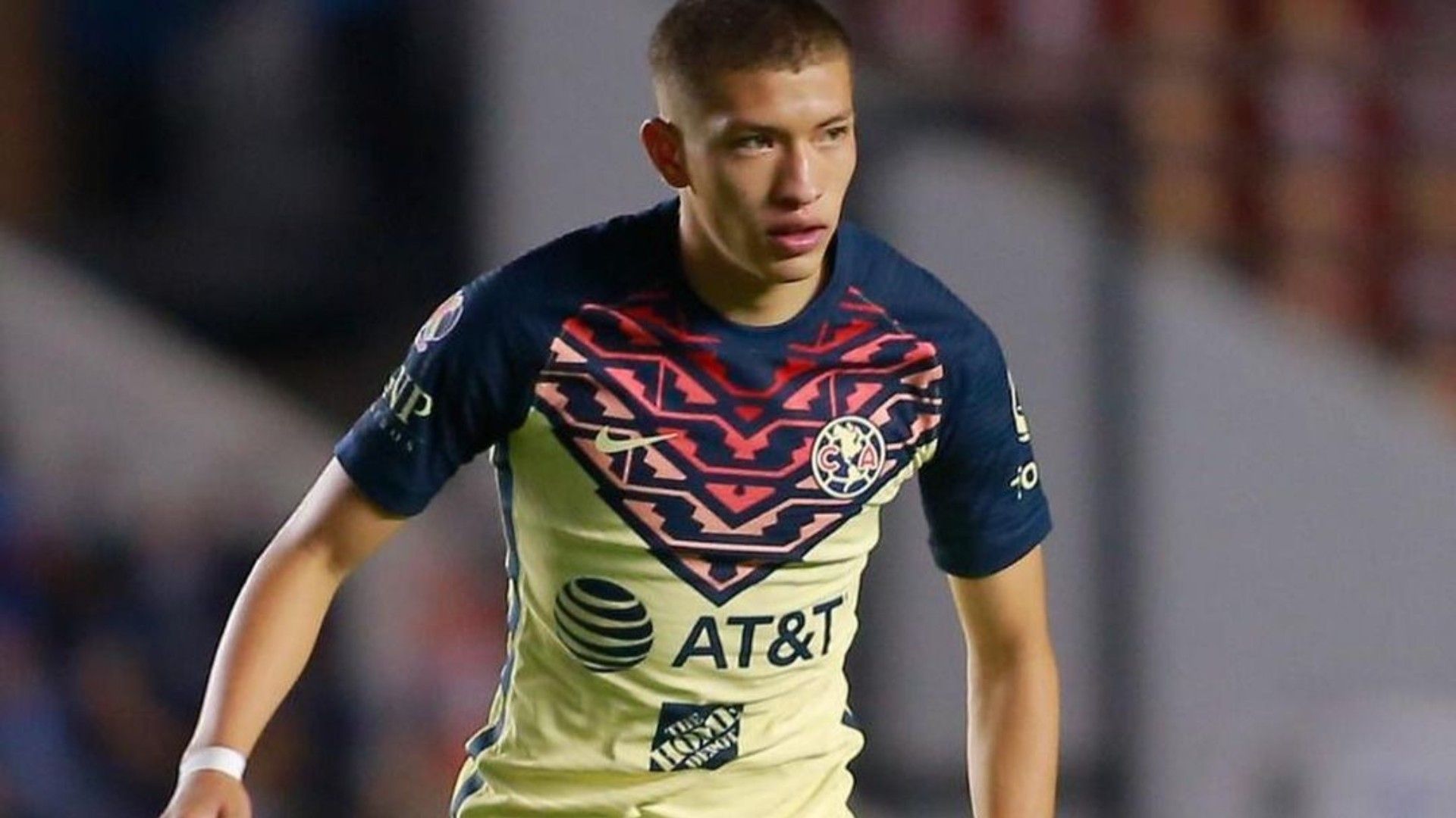 Karel Campos en su debut con el América en Liga MX