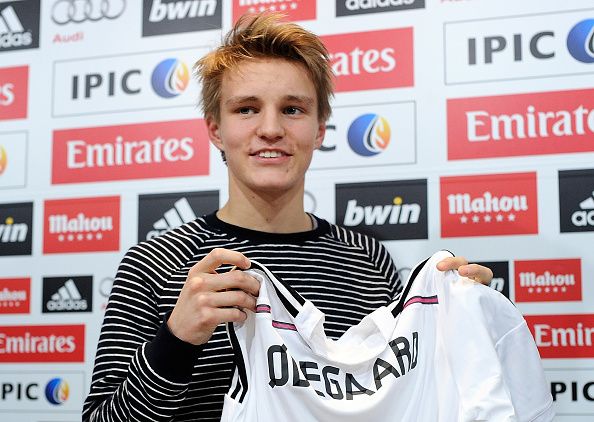 Odegaard jugará cedido en Castilla, pero entrenará con Real Madrid.