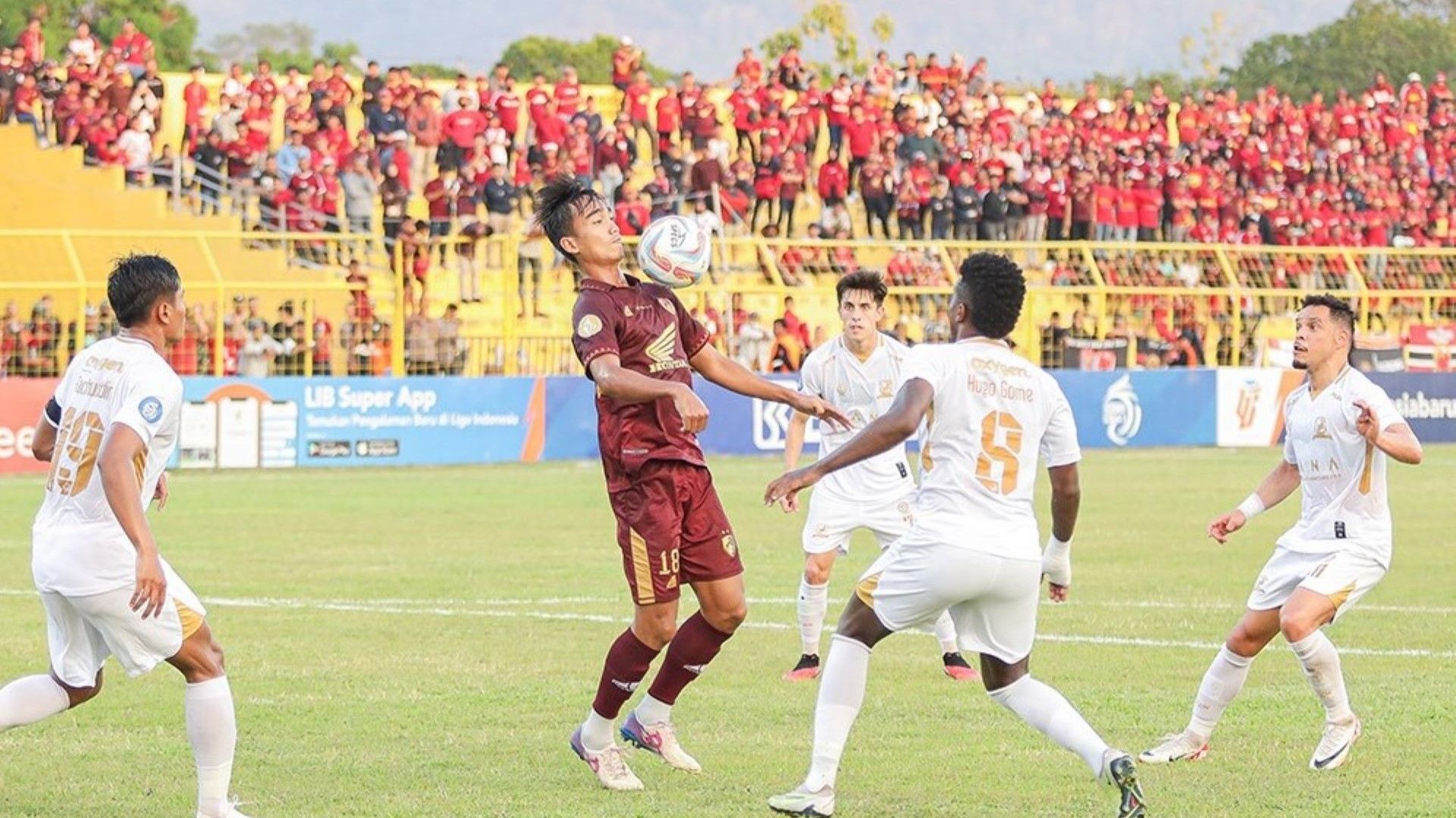 PSM Makassar vs Madura United 08102023