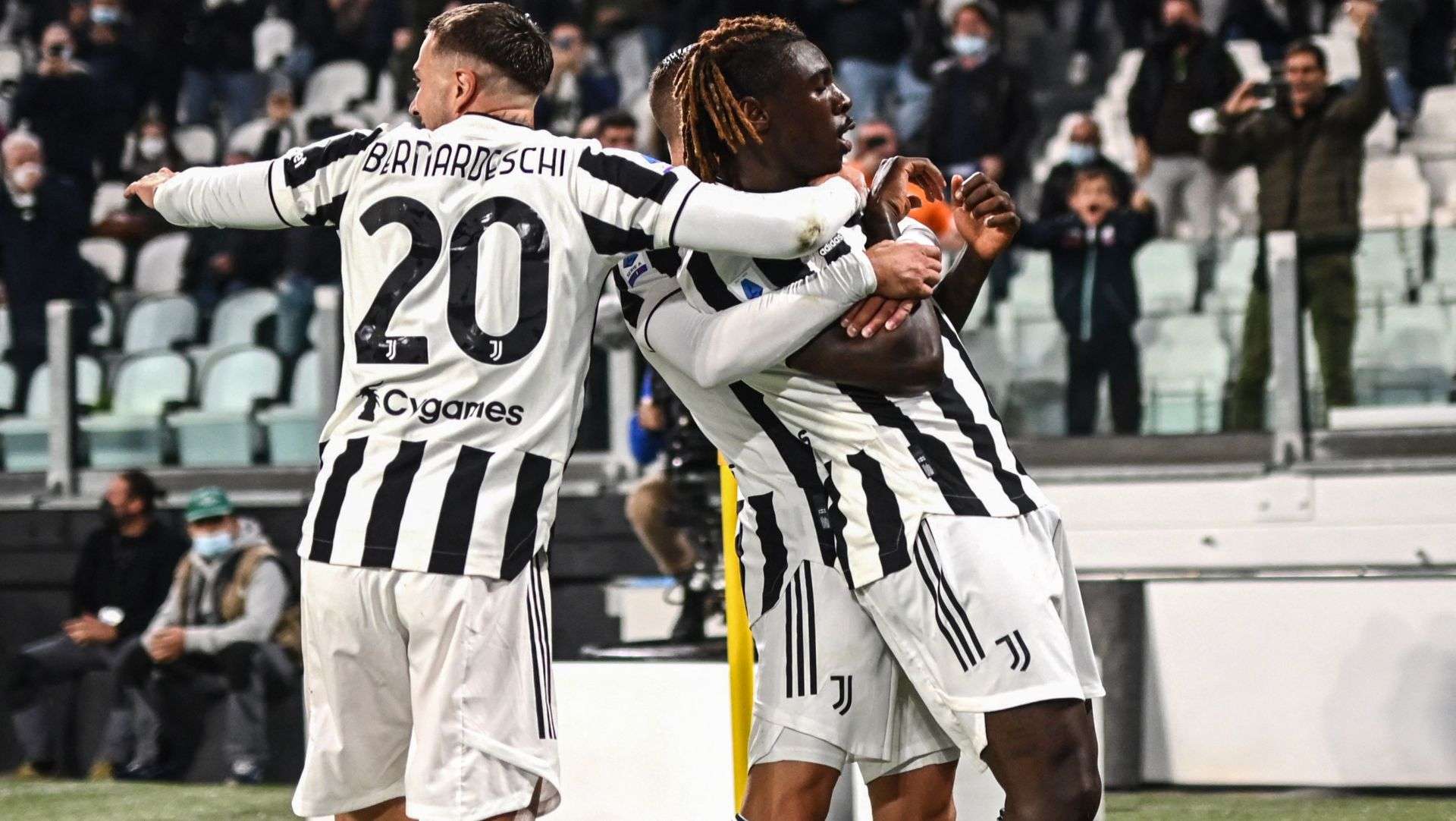 Kean celebrating Juventus Roma 2021 2022