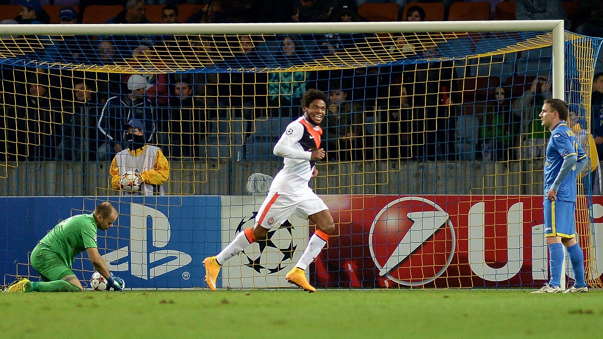 Luiz Adriano Shakhtar Donetsk BATE Borisov Champions League 21102014
