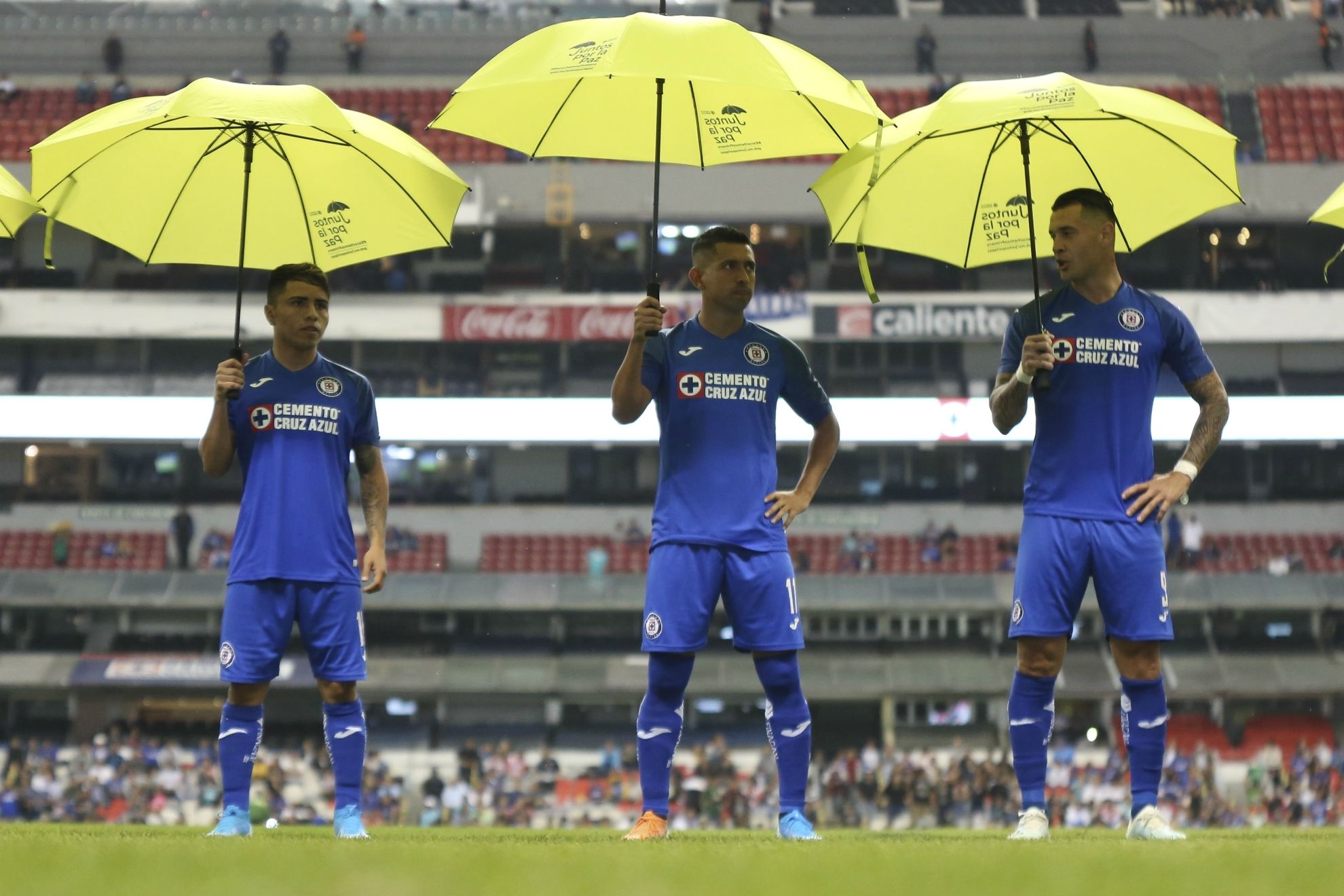 Cruz Azul Sombrillas AP19