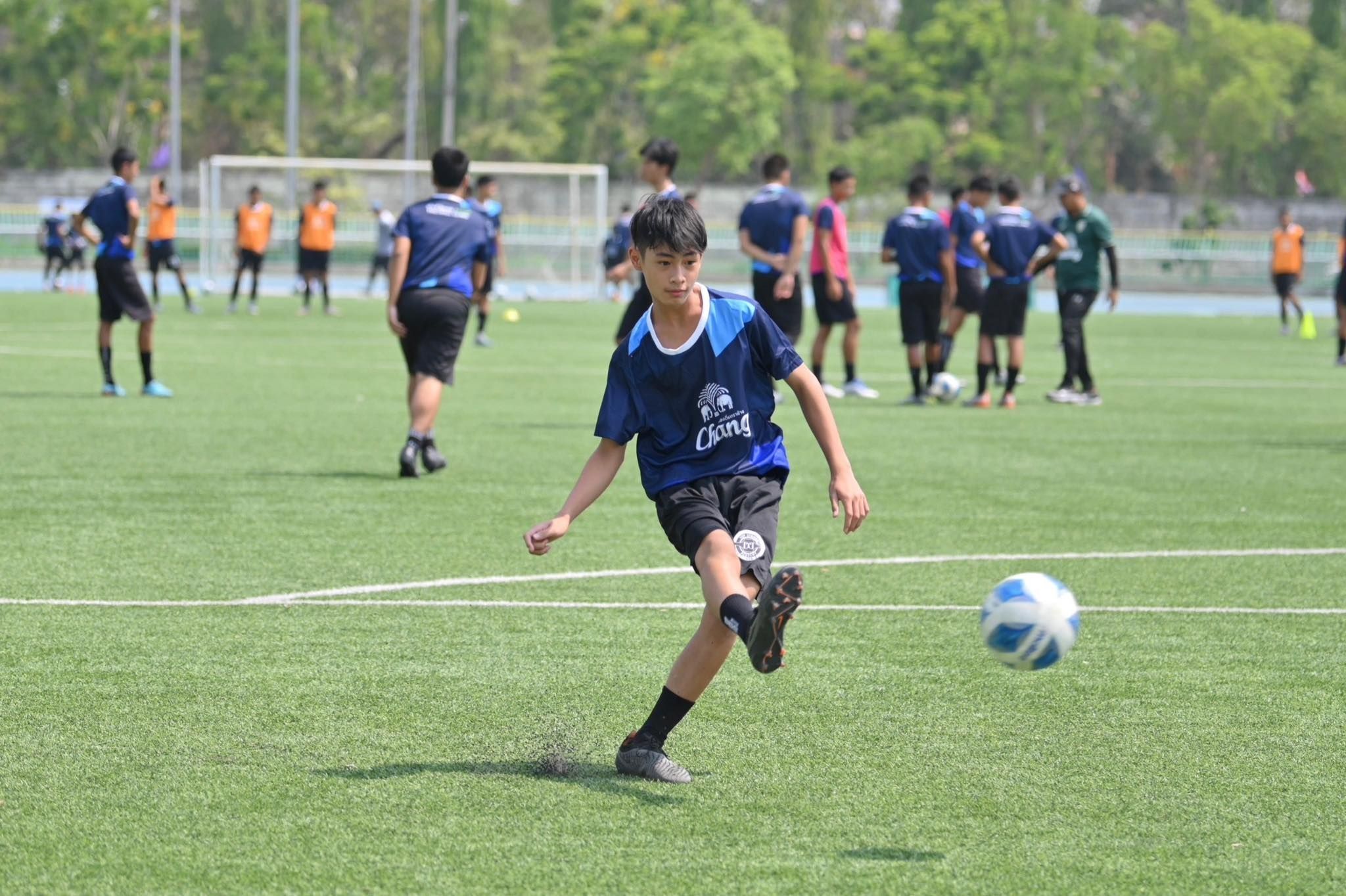 ช้าง เอฟเอ คัพ ฟุตบอล คลินิก 2022/23