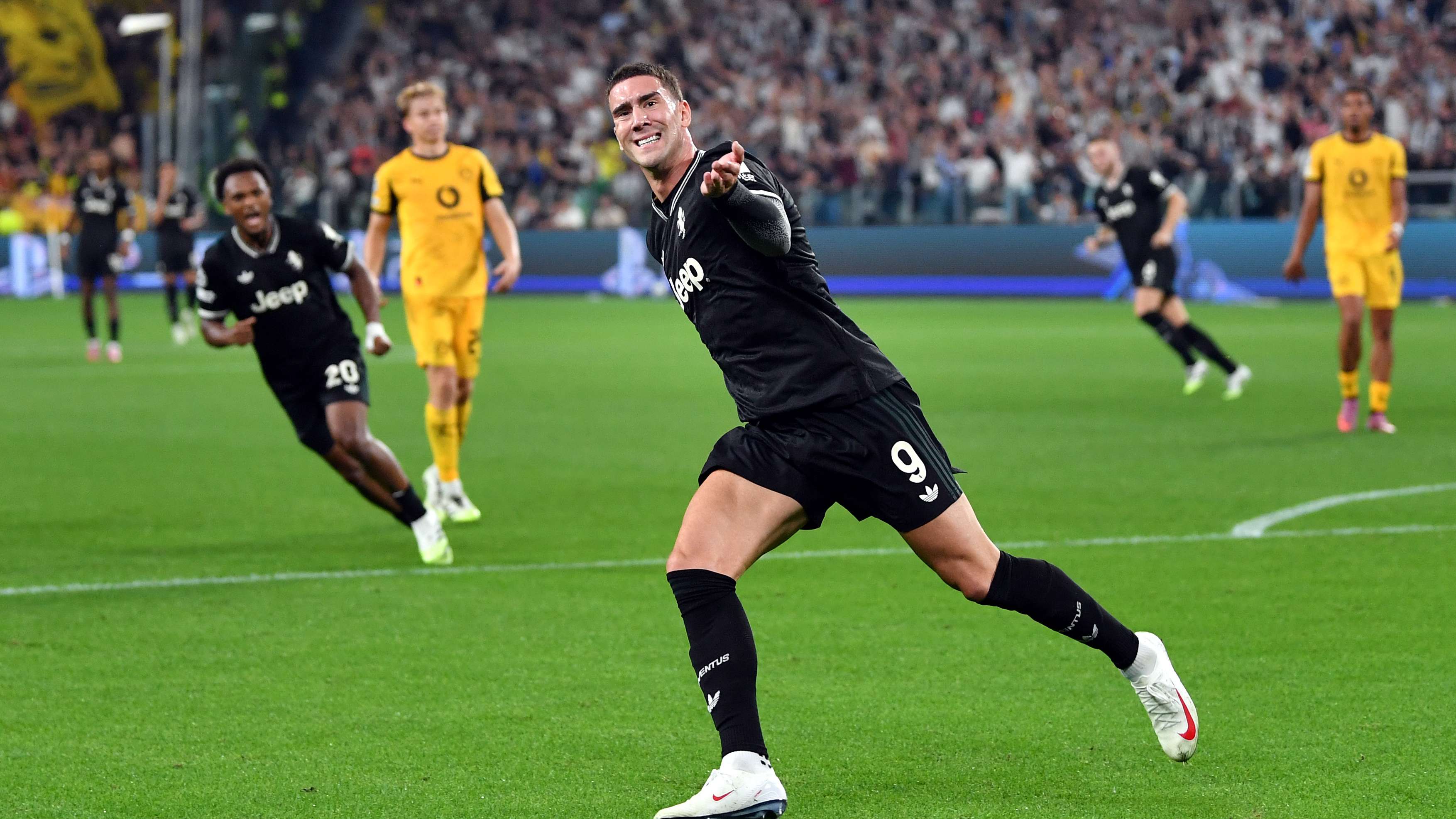 Vlahovic Juventus Borussia