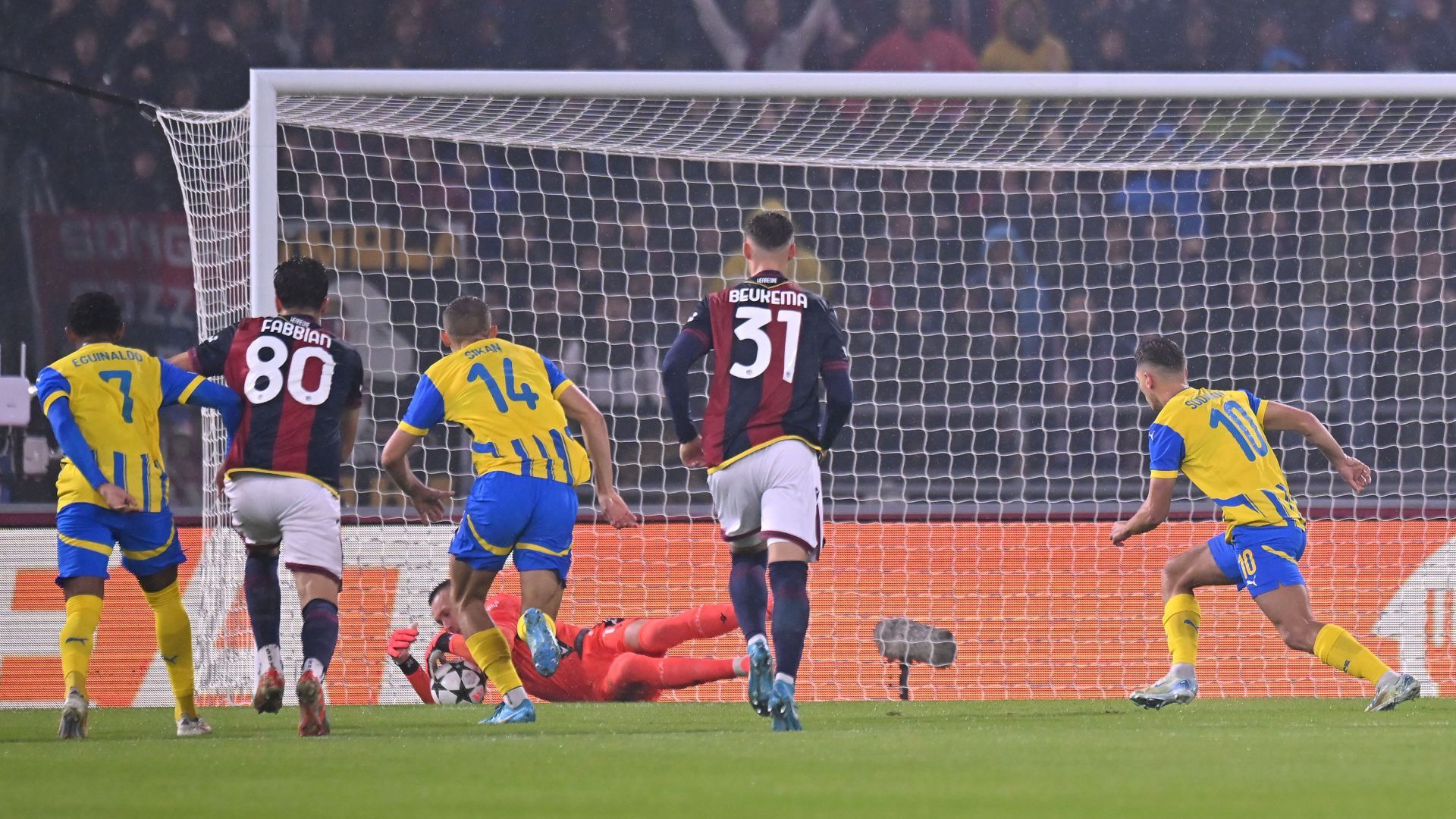 Lukasz Skorupski Bologna Shakhtar Champions League