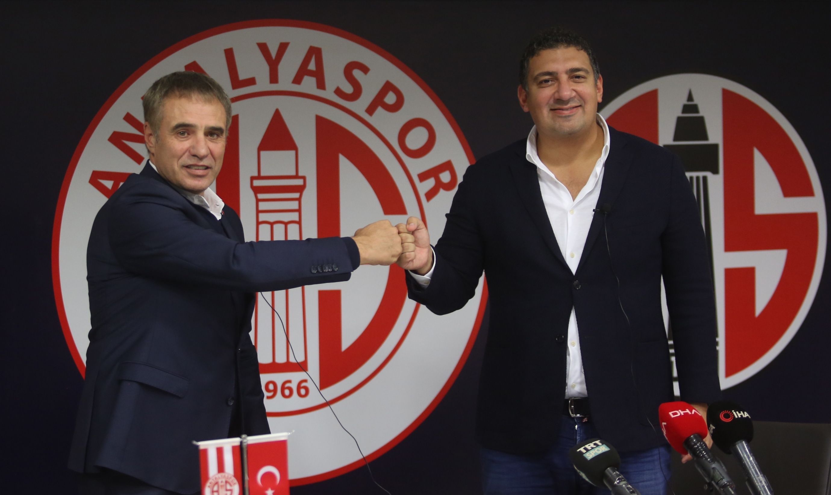 Ersun Yanal Ali Safak Ozturk Antalyaspor