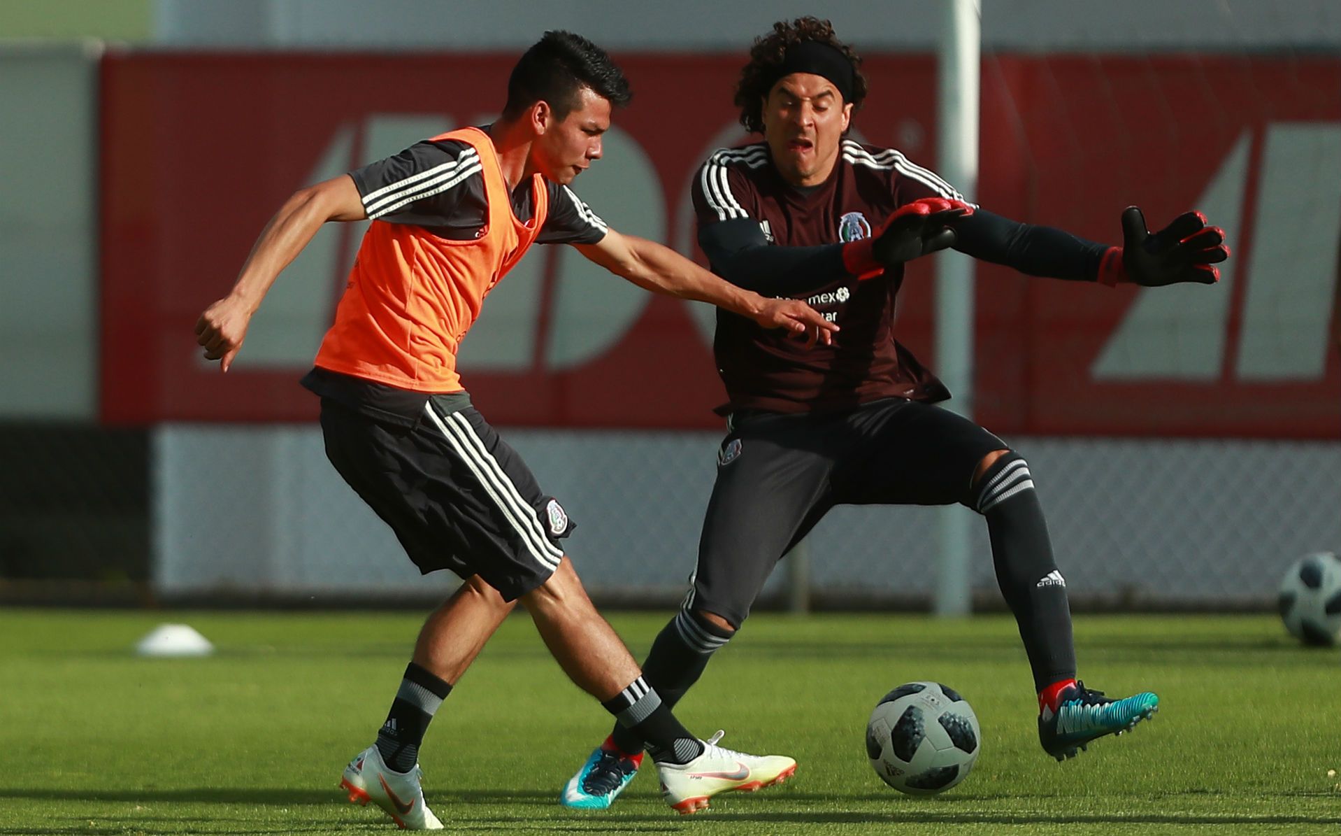 Memo Ochoa Chucky Lozano