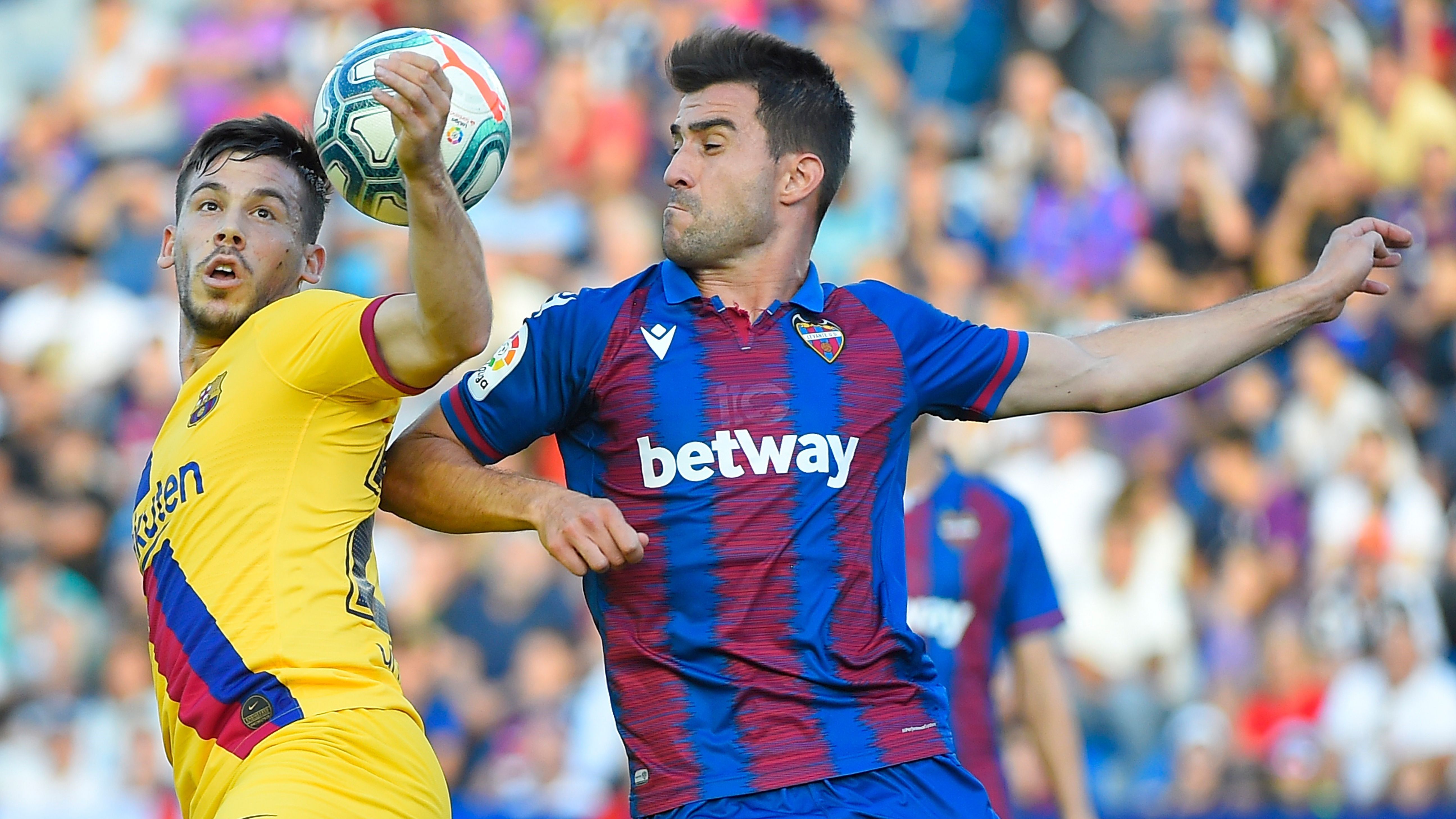 Carlos Perez Sergio Postigo Levante Barcelona LaLiga 02112019