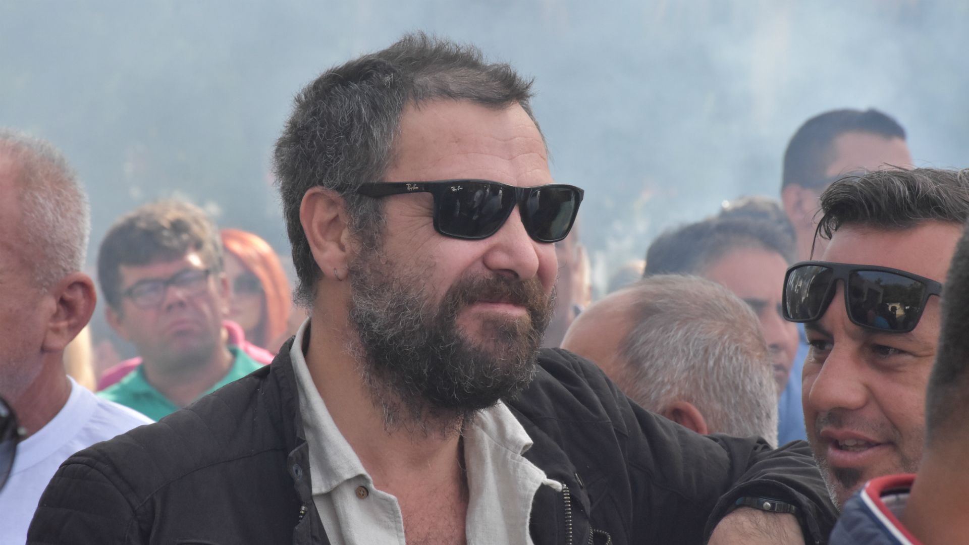 Nejat Isler Fenerbahce fan