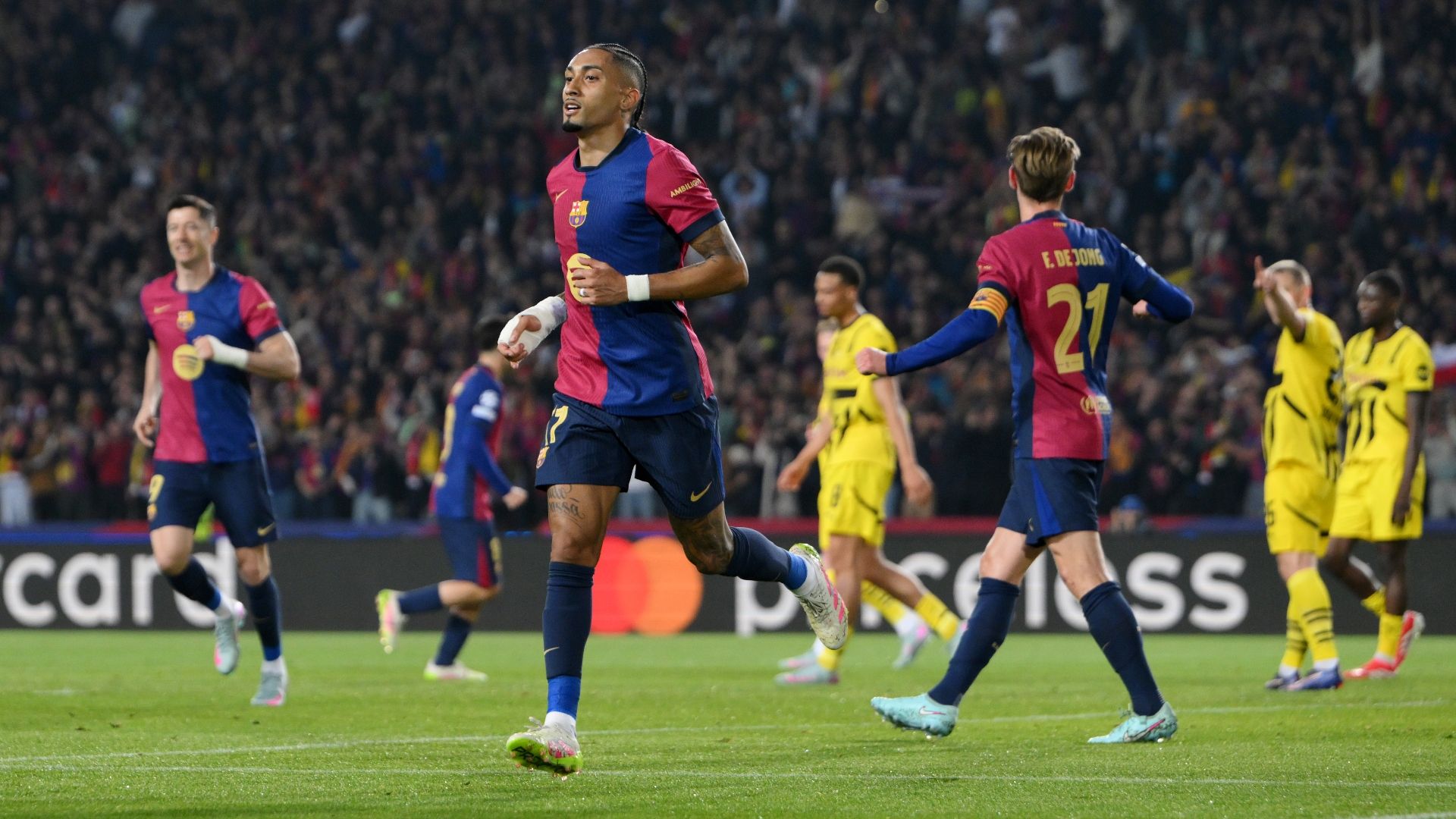 Raphinha Barcelona Borussia Dortmund