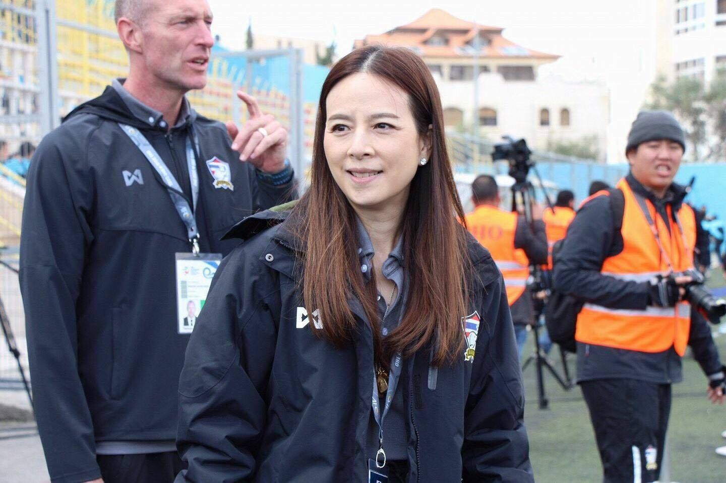 นวลพรรณ ล่ำซำ