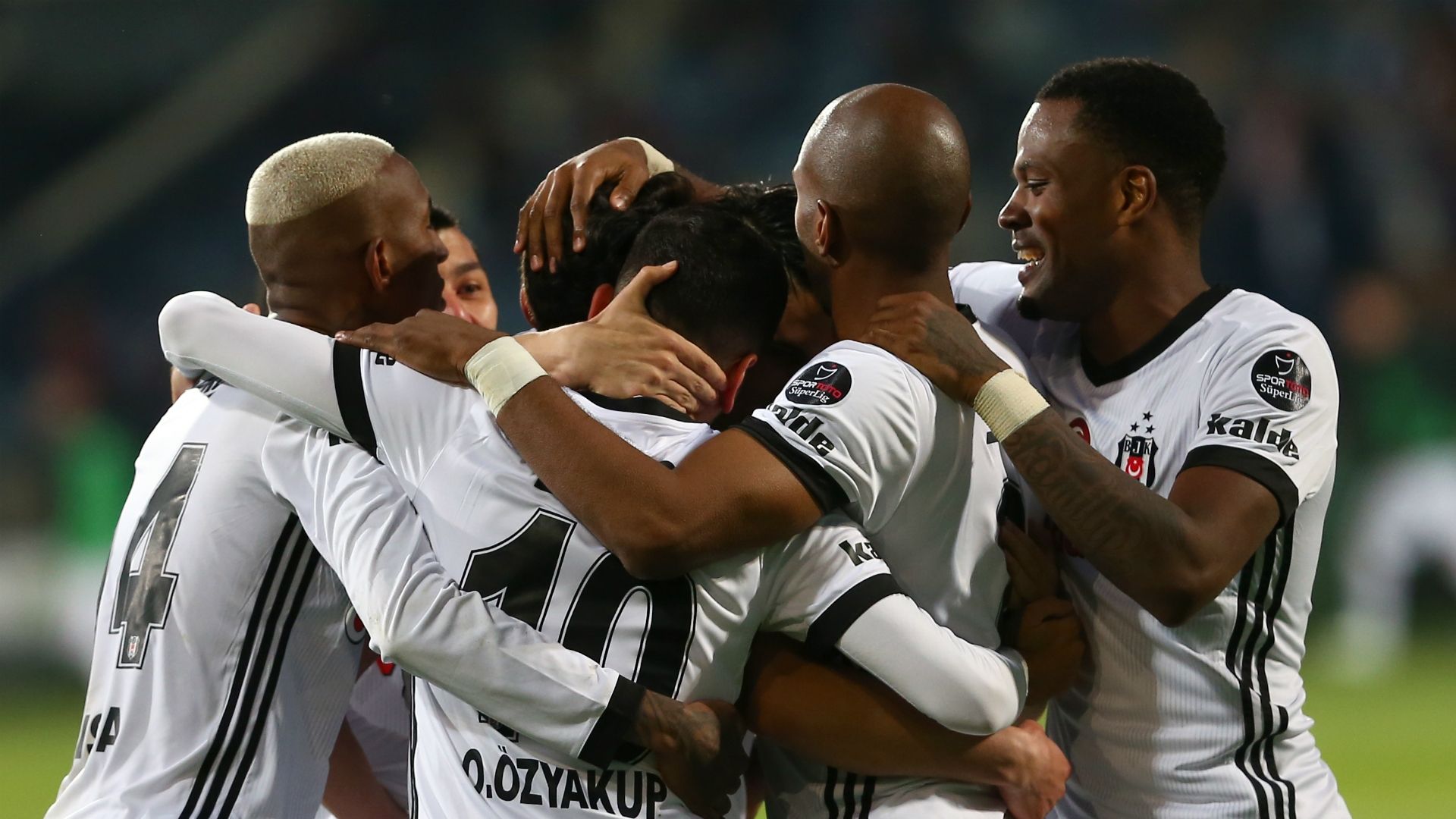 Besiktas goal celebration vs Osmanlispor 05132018