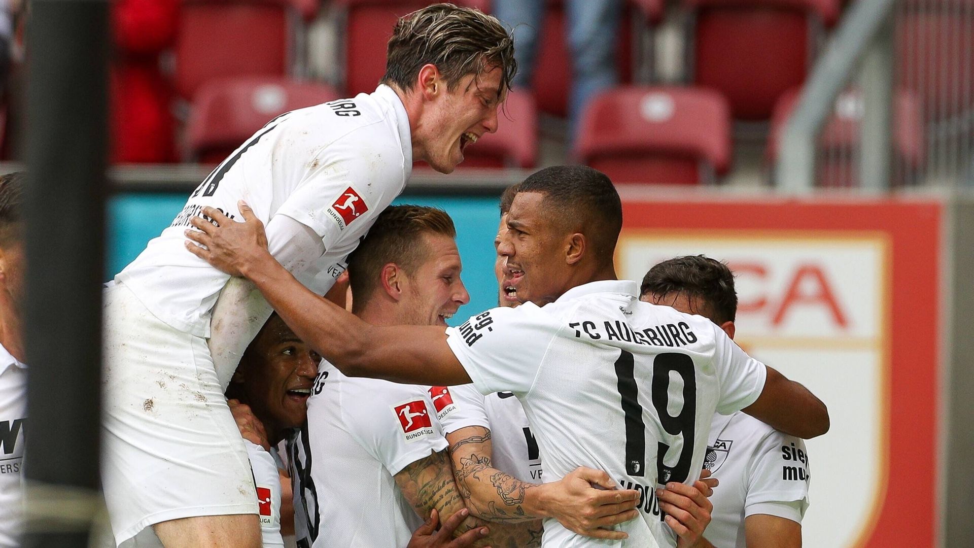 ONLY GERMANY Felix Uduokhai Michael Gregoritsch FC Augsburg Borussia Dortmund Bundesliga 26092020