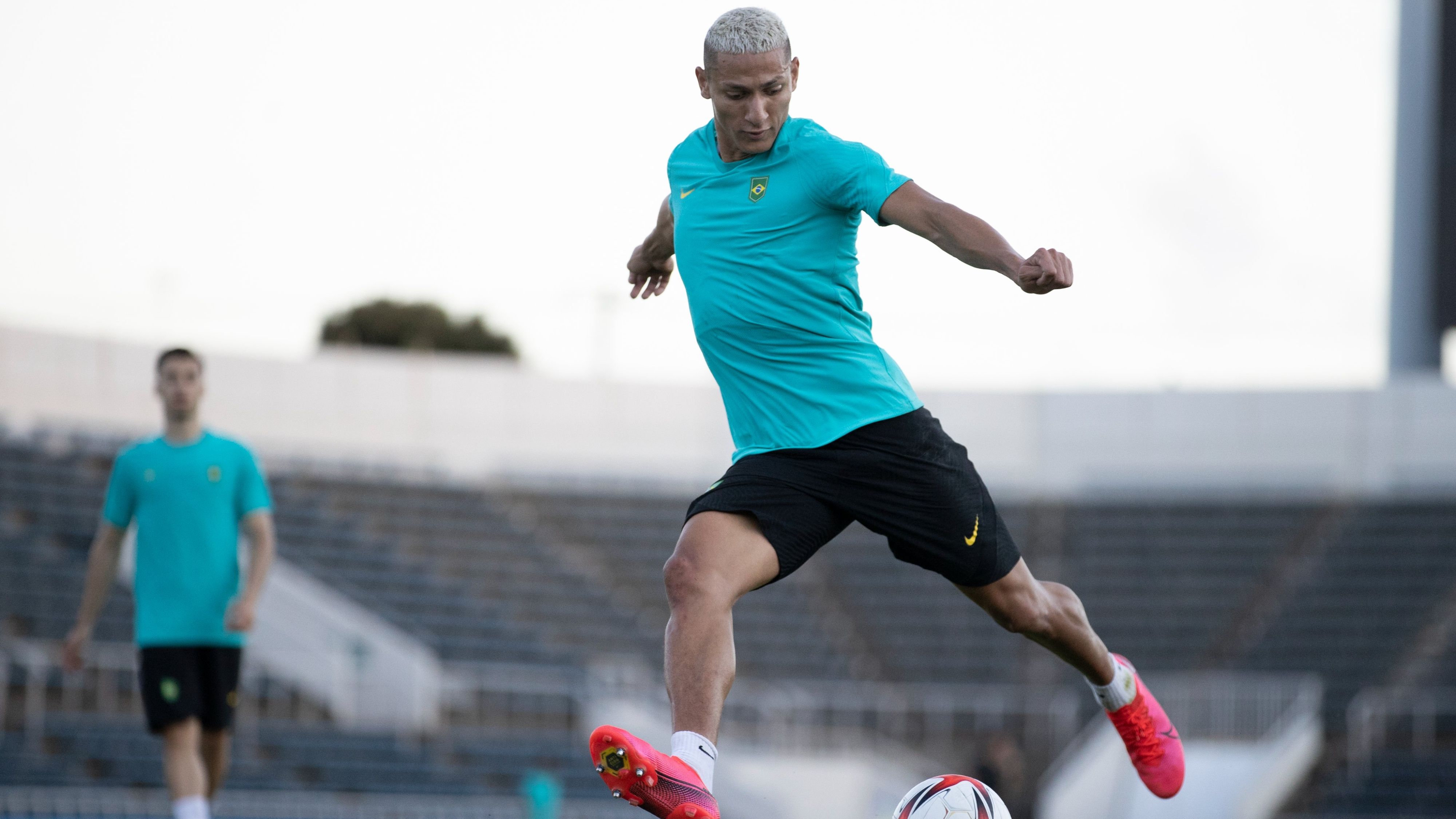 Richarlison em treino da seleção brasileira olímpica para Tóquio