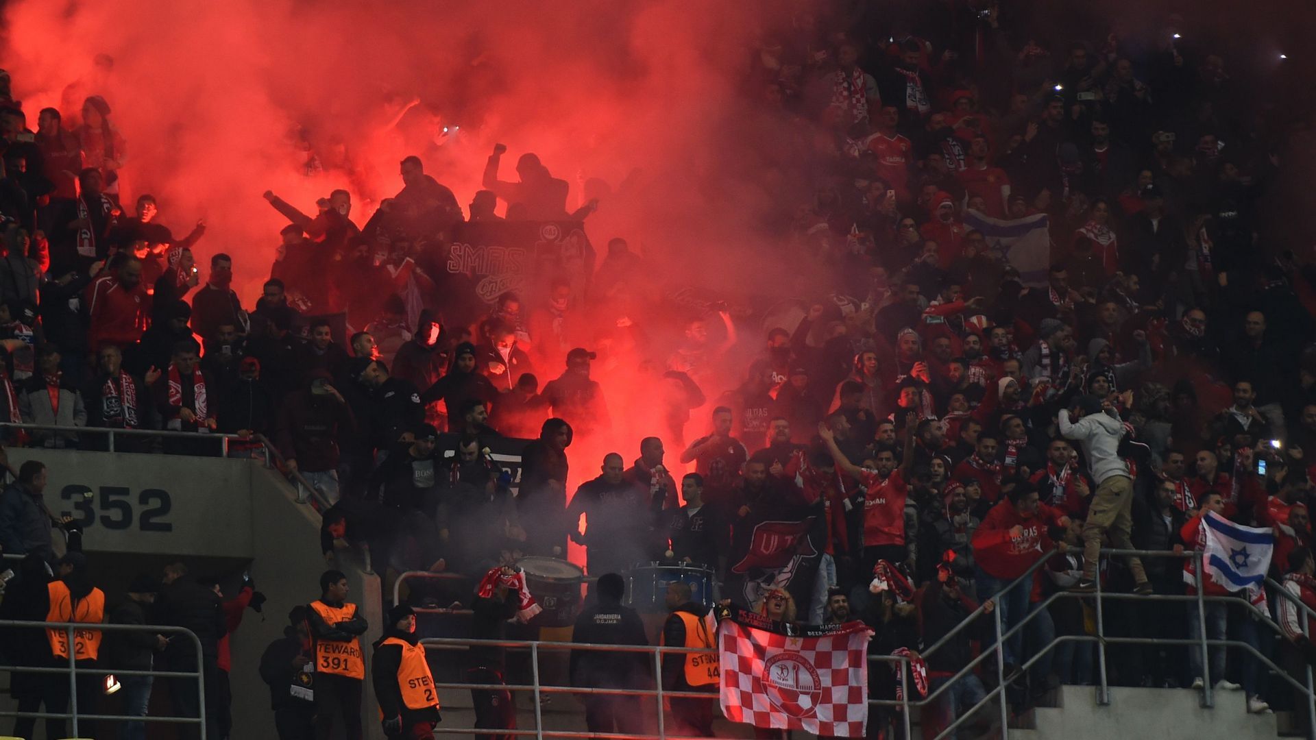 Hapoel Beer Sheva fans