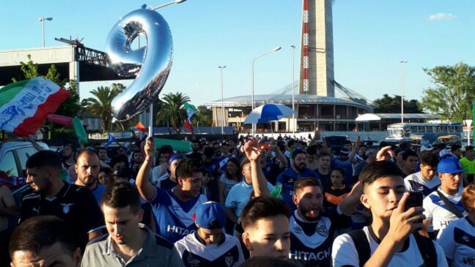 Hinchas Velez Ezeiza Zarate