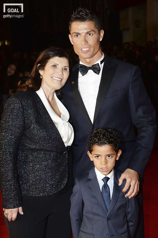 크리스티아누 호날두와 그의 어머니 돌로레스, 그의 첫째 아들 호날두 주니어. 사진=게티이미지