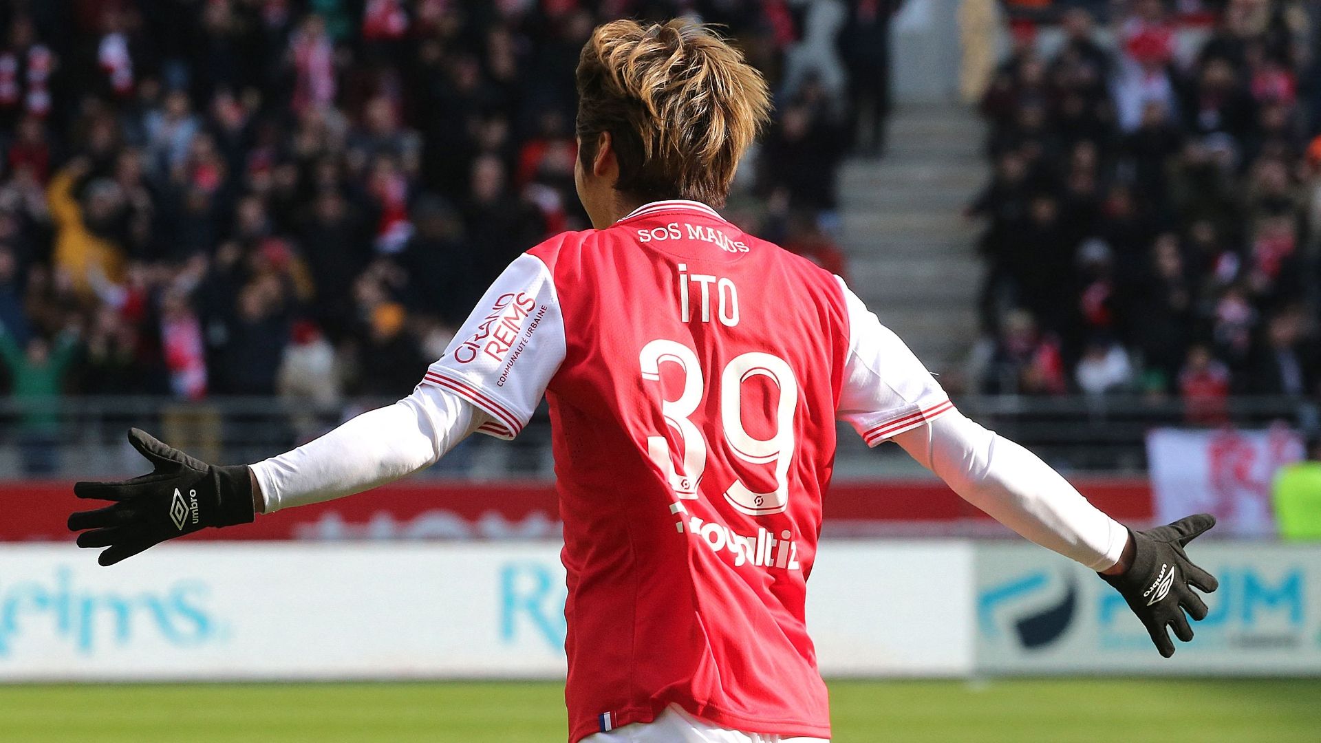 伊東純也、今季5ゴール目含む1得点2アシストの大暴れ！スタッド