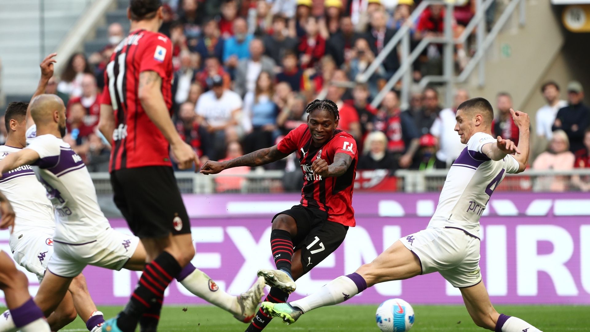 Leao Milan Fiorentina Serie A 2021-2022