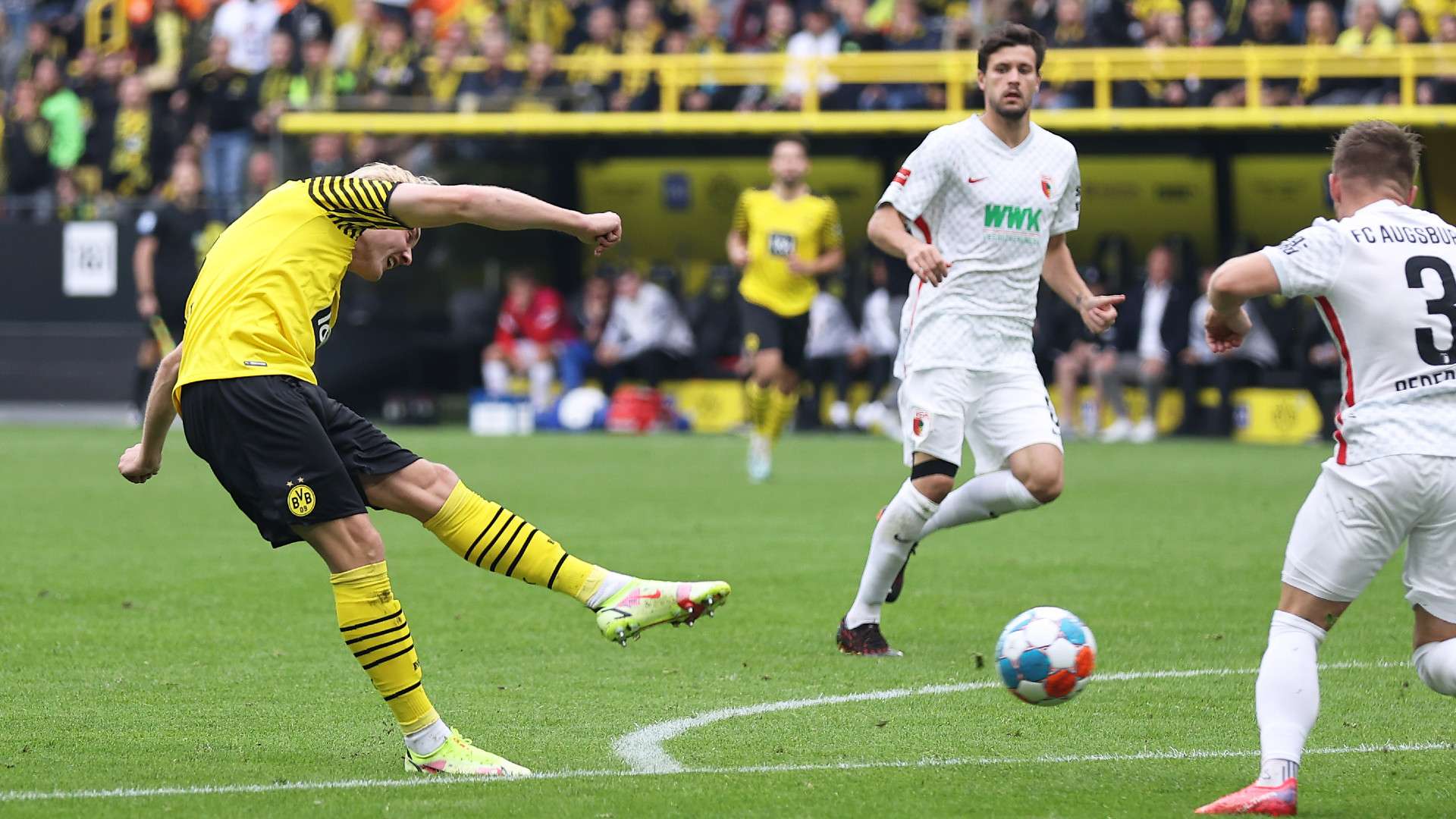 JULIAN BRANDT BORUSSIA DORTMUND BUNDESLIGA 02102021