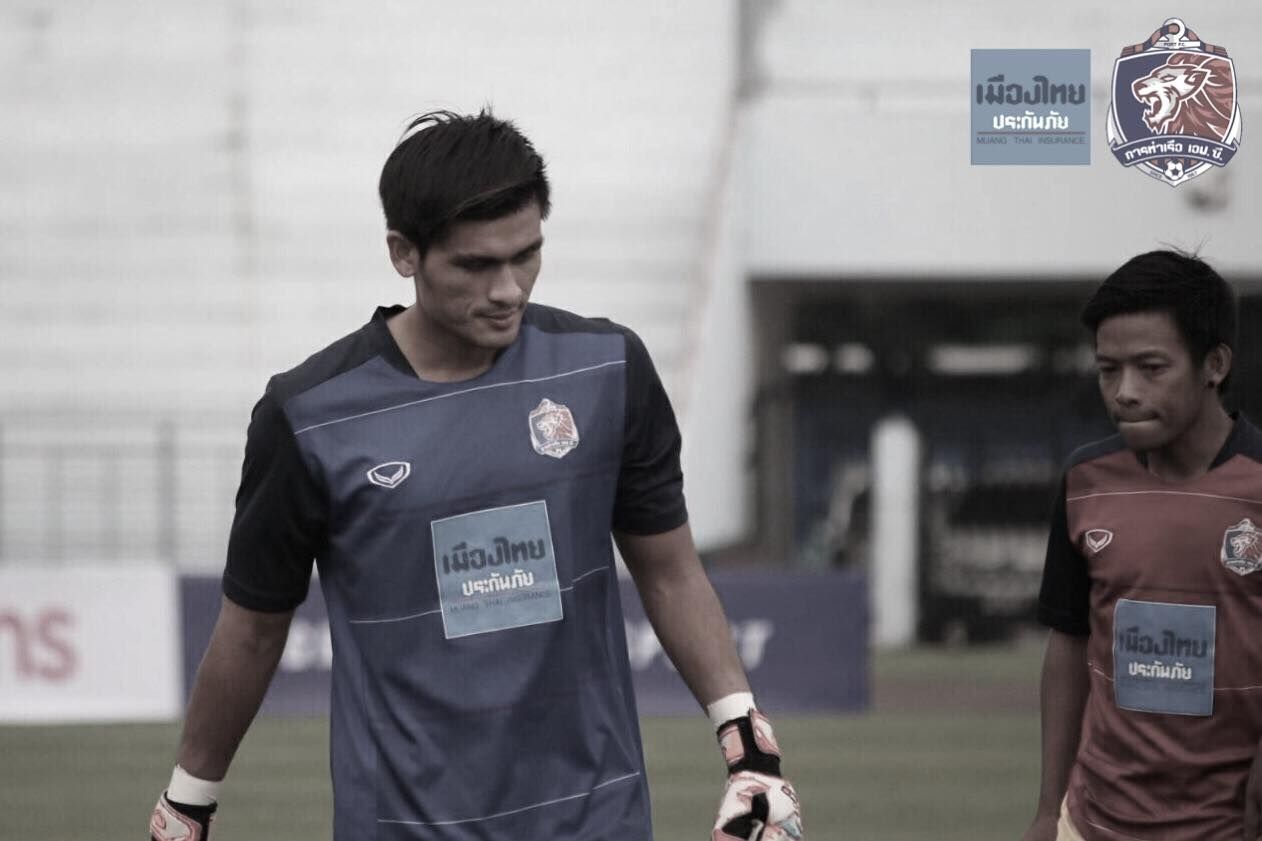 วัชระ บัวทอง