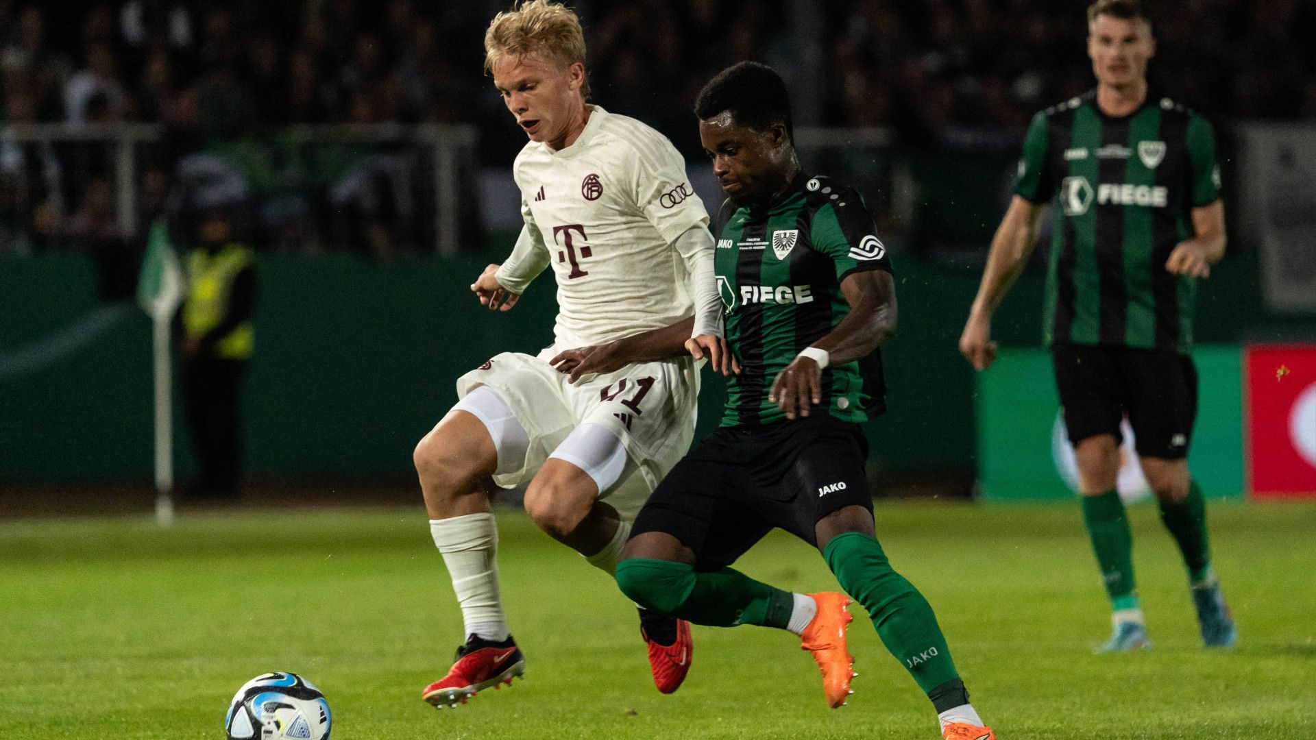 GERMANY ONLY: FRANS KRÄTZIG BAYERN MÜNCHEN