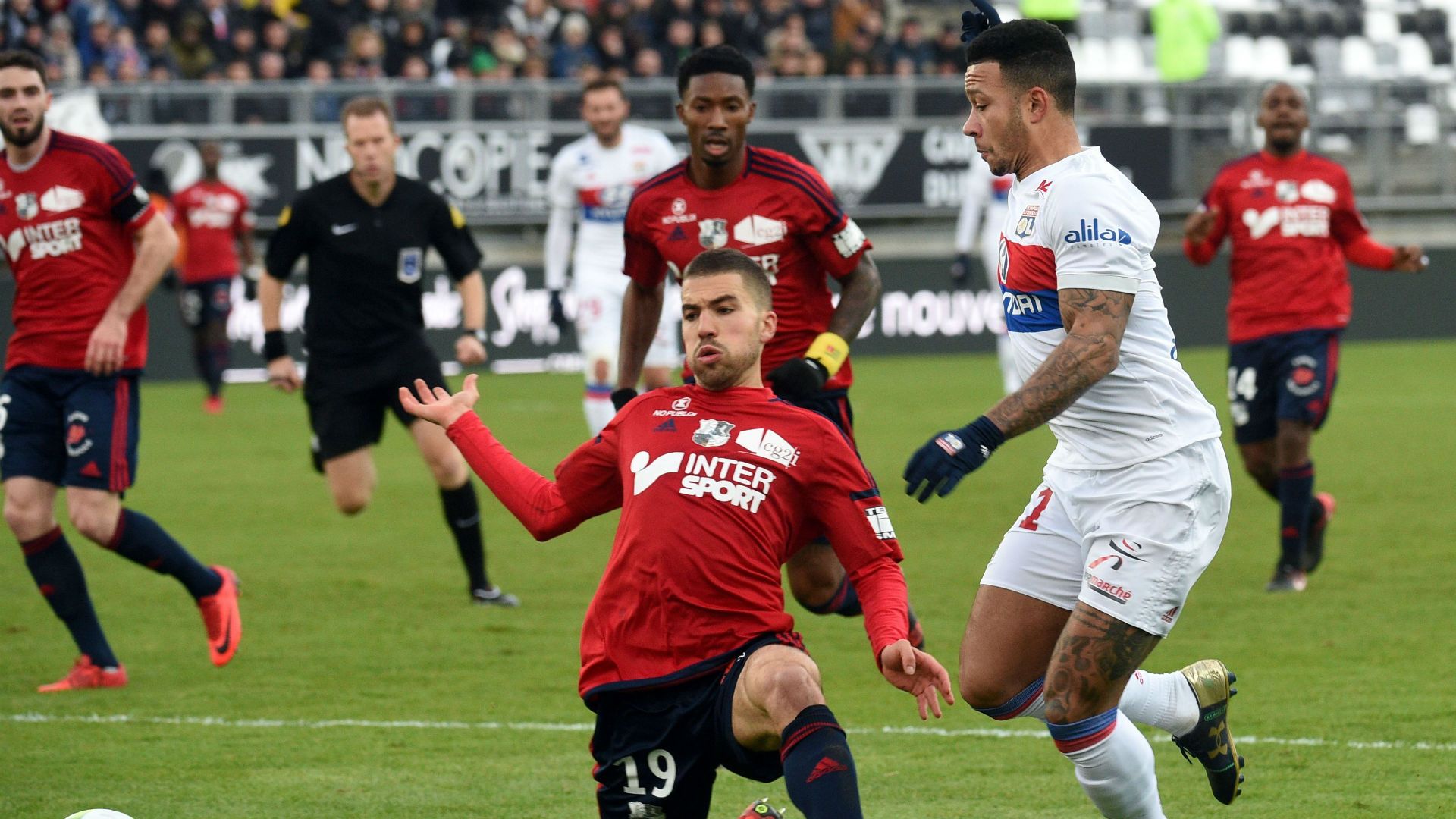 Oualid El-Hajjam Memphis Depay Amiens Lyon Ligue 1 10122017