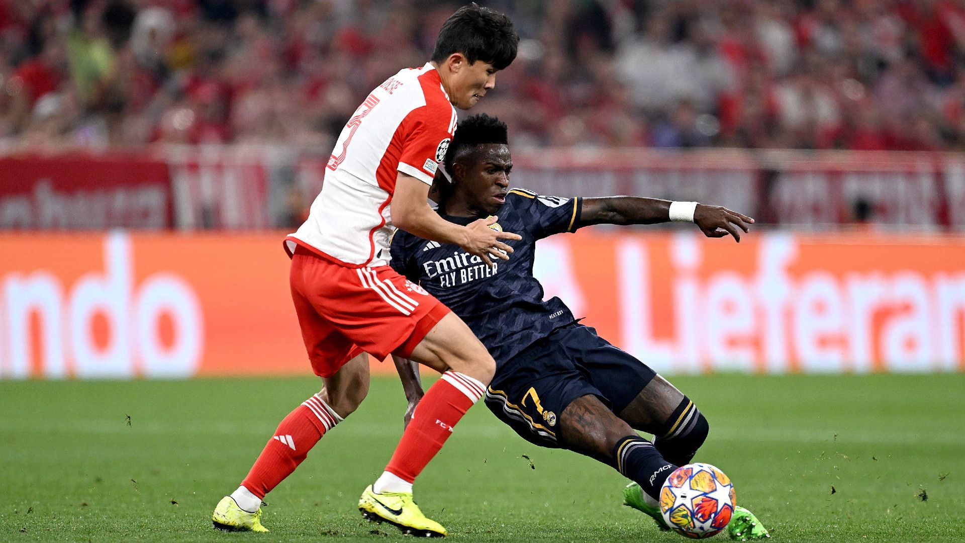 GERMANY ONLY: MIN JAE KIM BAYERN MÜNCHEN VINICIUS JUNIOR REAL MADRID 