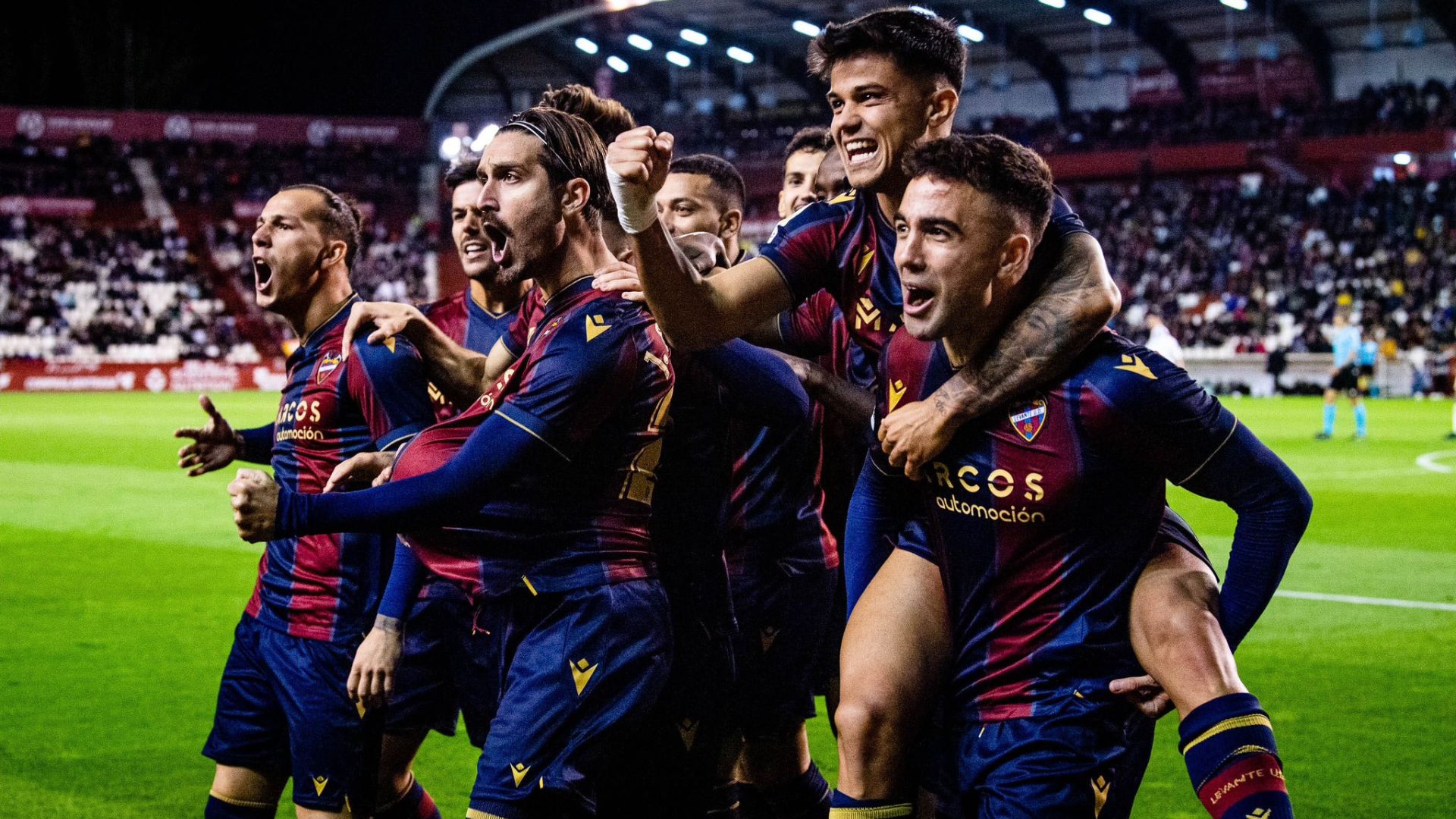 Jugadores del Levante celebrando un gol