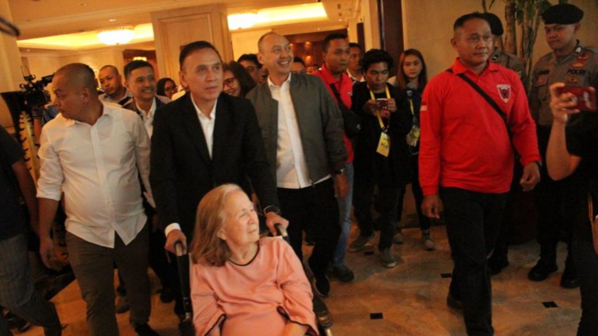 Mochamad Iriawan dan Ibunda