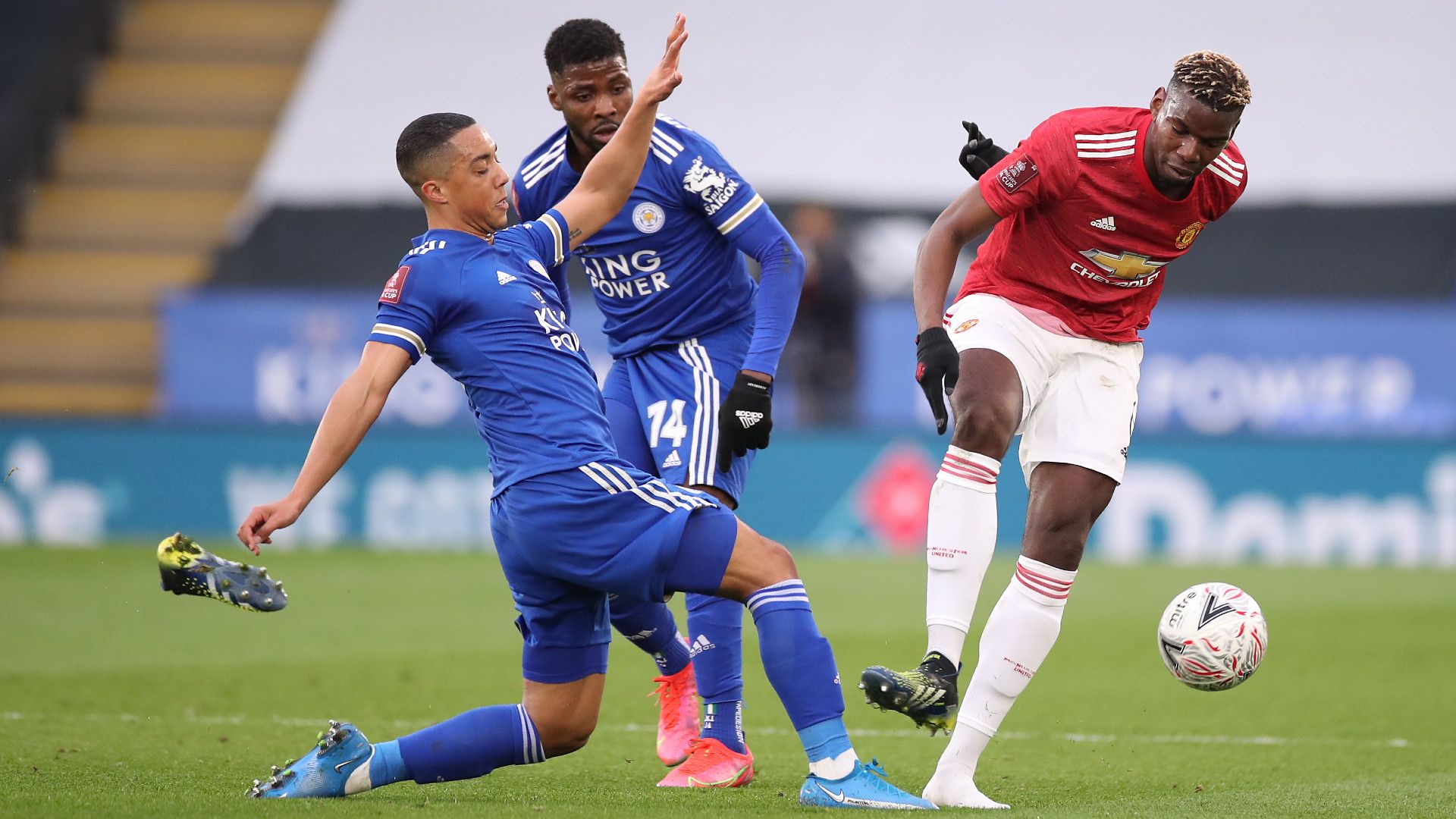 PAUL POGBA MANCHESTER UNITED