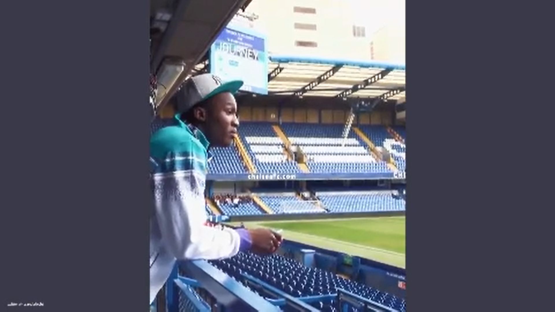 Romelu Lukaku Stamford Bridge Besuch Jugendlicher Chelsea Screenshot